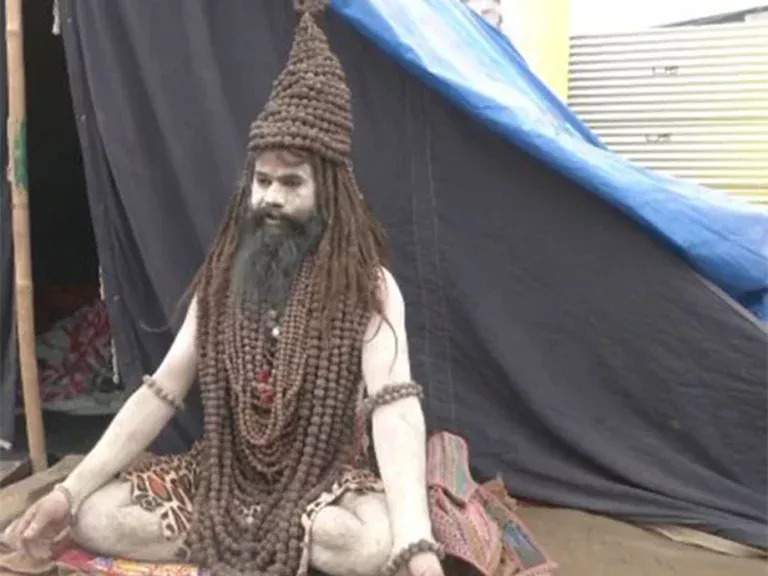 Maha Kumbh 2025: Rudraksh Baba and Other Unique Seers Draw Devotees to Prayagraj
