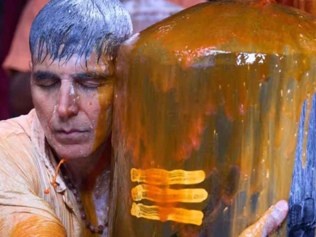 Akshay Kumar Addresses Hugging Shivling Controversy, Says 