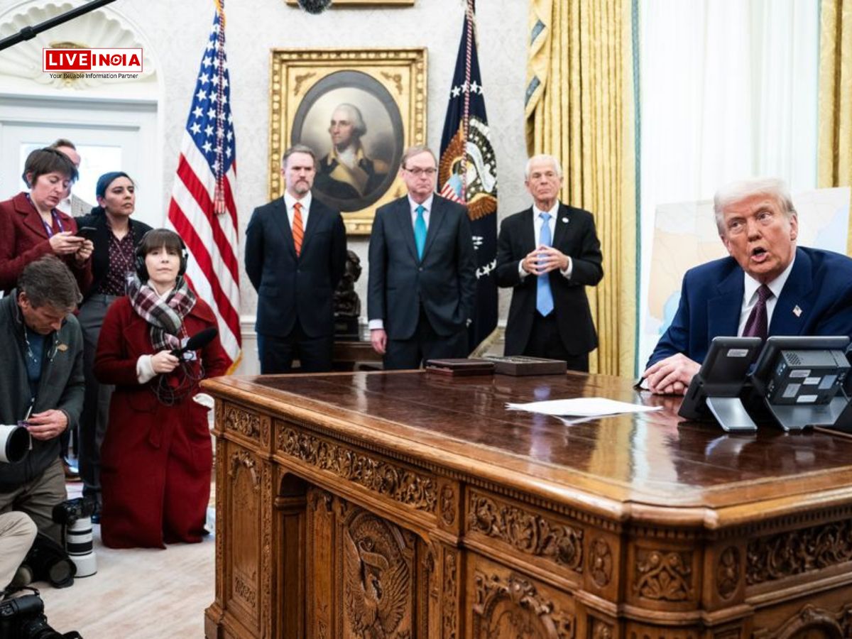 White House Bans Associated Press from Oval Office & Air Force One