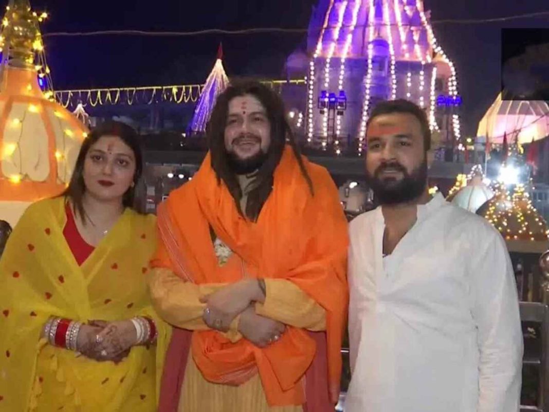 Devotional Singer Hansraj Raghuwanshi Offers Prayer At Mahakaleshwar Jyotirlinga On Mahashivratri