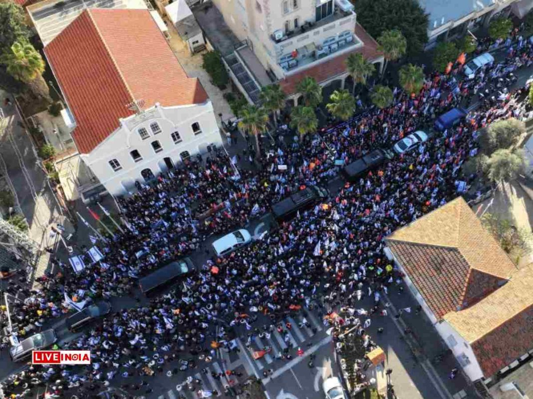 Israel Mourns as Thousands Pay Final Respects to the Bibas Family