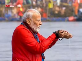 See Pictures and Video as PM Modi Takes a Holy Dip at Maha Kumbh Mela 2025: Day of Devotion and Reflection