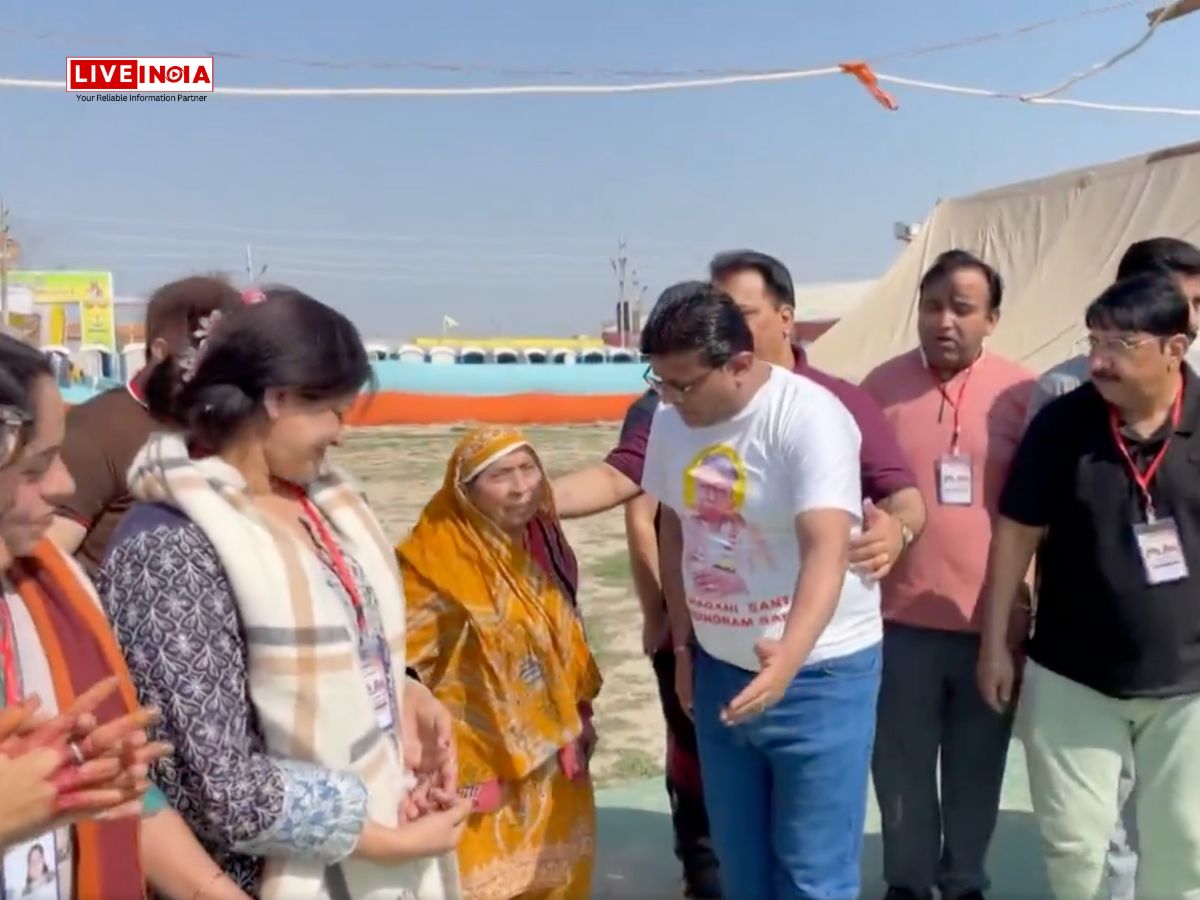 Pakistani Pilgrims Join Maha Kumbh 2025, Express Gratitude to Indian Government