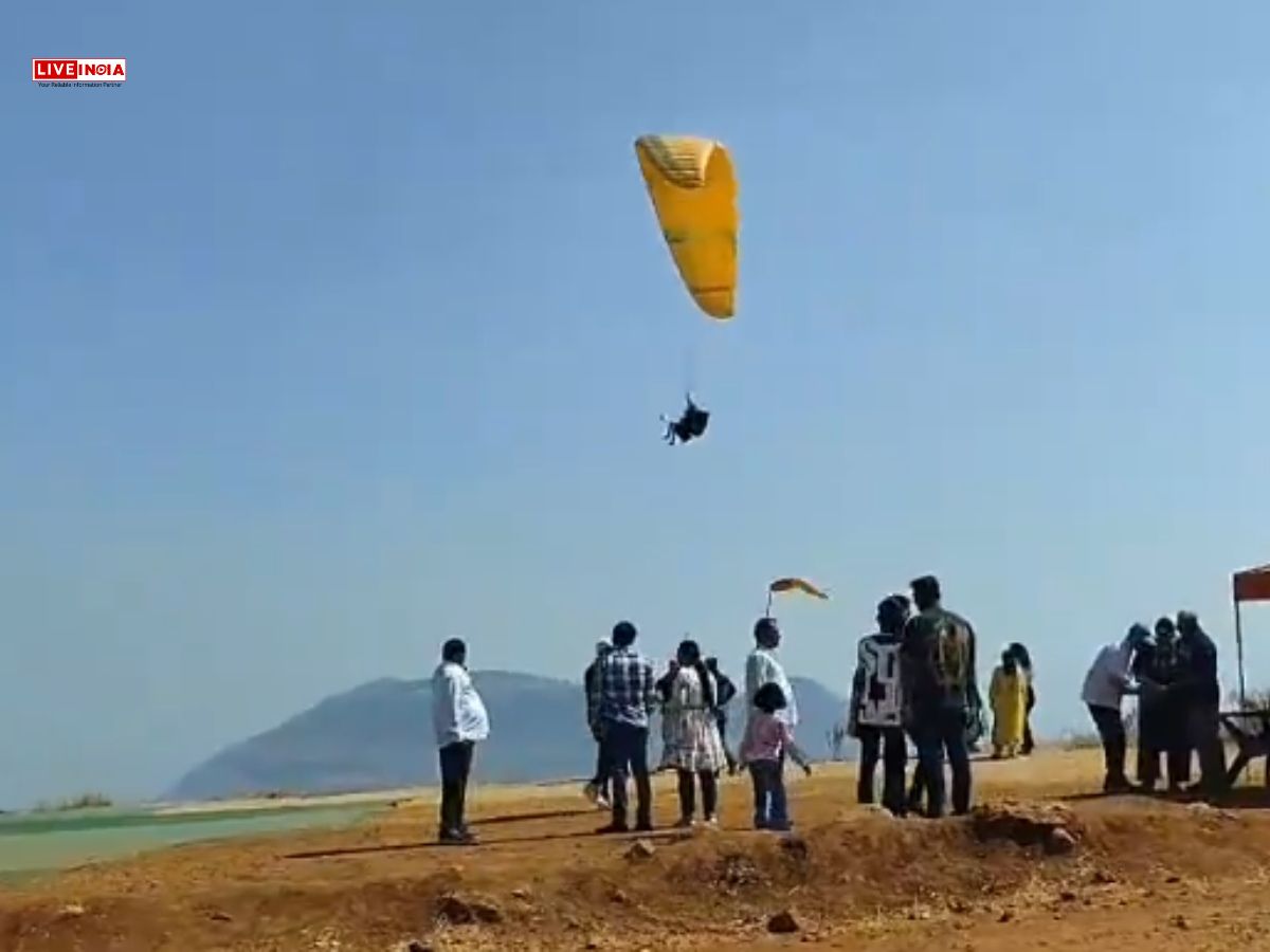 Maharashtra Student Paraglides to Exam Centre, Avoids Traffic in Viral Video