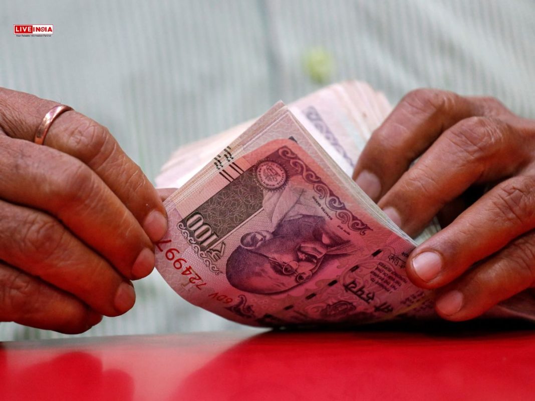 Rupee Logs Best Week in 19 Months Amid Heavy RBI Intervention