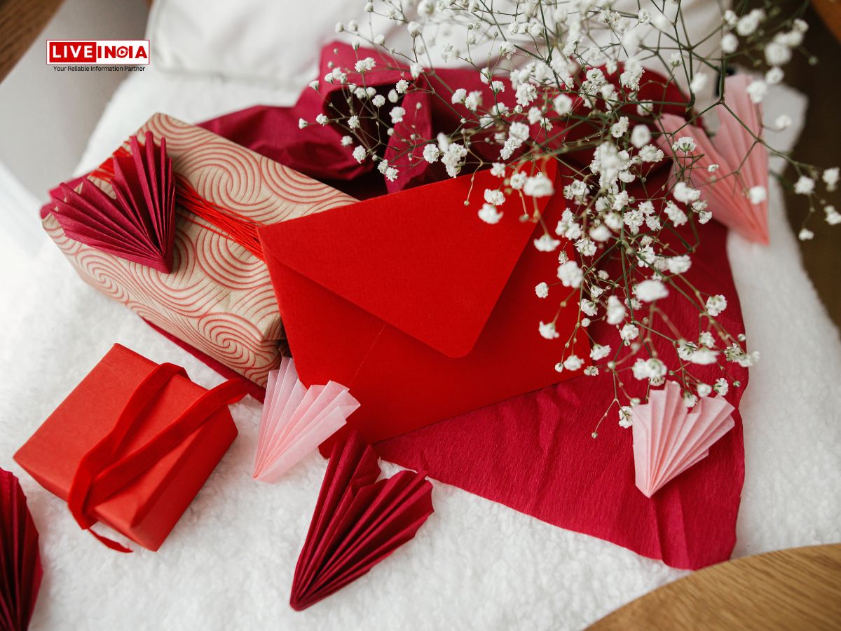Top 5 Romantic Gifts to Surprise Your Partner on Valentine's Evening