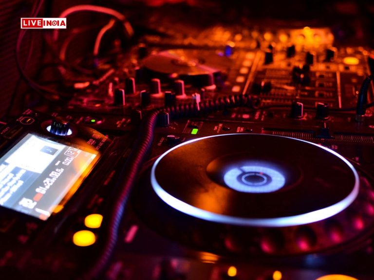 Top 10 Romantic Songs to Dedicate to Your Partner This Valentine’s Day
