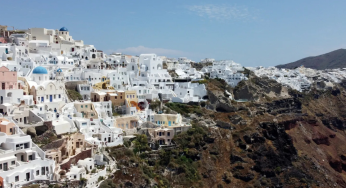 Thousands Evacuate Santorini Amid Swarm of Earthquakes Shaking Greece’s Instagram Island