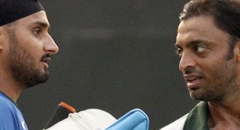 Champions Trophy: Harbhajan Singh and Shoaib Akhtar Reignite Indo-Pak Rivalry-Watch