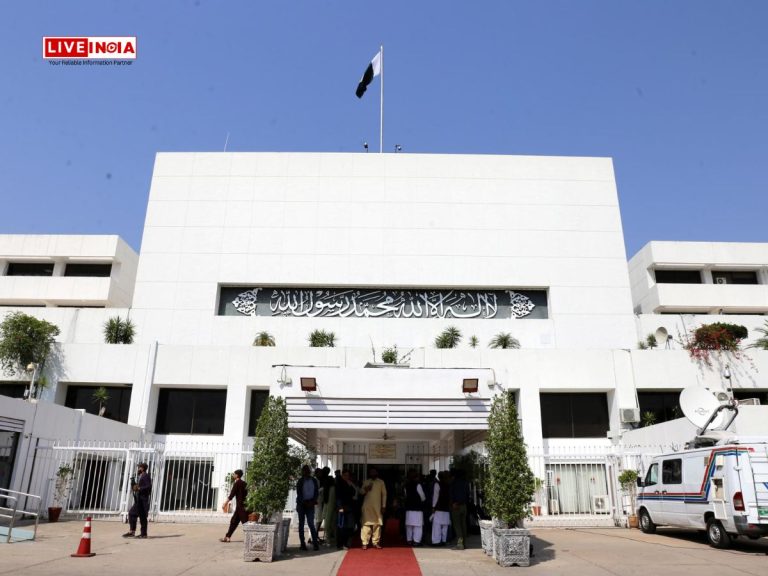 Pakistan Abolishes Automatic Government Jobs for Families of Deceased Civil Servants