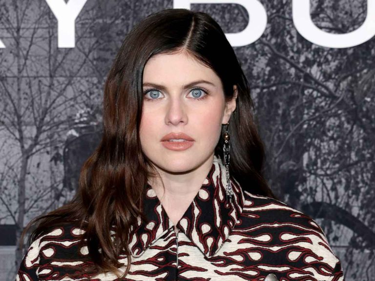 Alexandra Daddario Claps Back At Critics Who Call Her "Bad Actress"