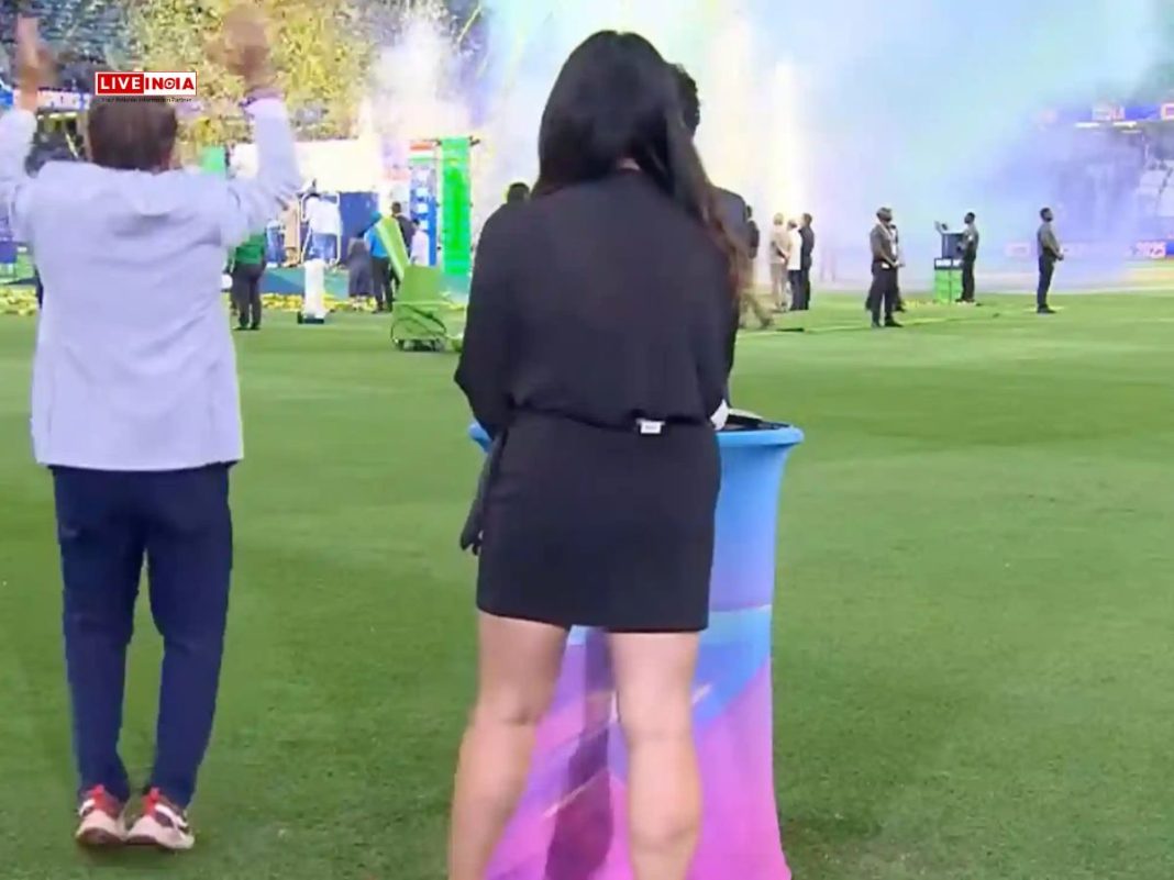 Sunil Gavaskar's Viral Dance Lights Up India's Champions Trophy 2025 Victory Celebrations! 🎉