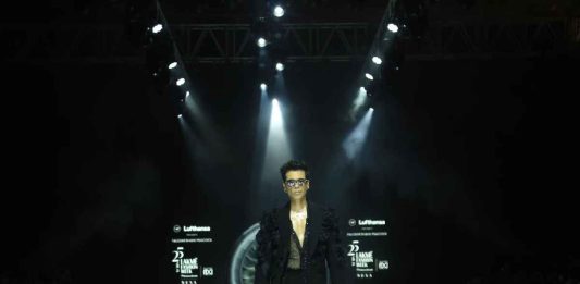 Karan Johar Turns Heads In black outfit At Lakme Fashion Week