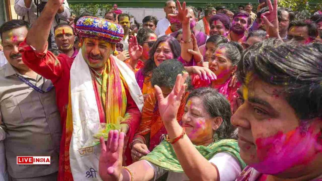 Holi Politics Heats Up: Manoj Tiwari Hits Back at AAP Over Free LPG Protest