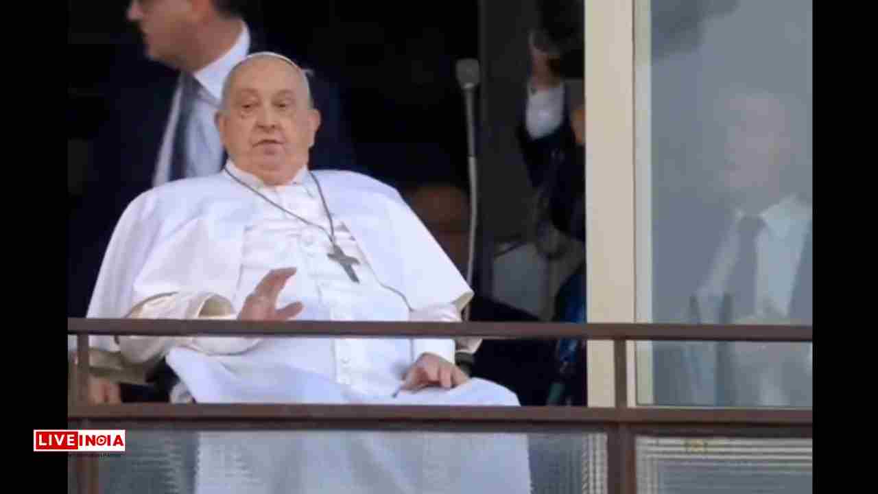 "With a Blessing and a Smile, Pope Francis Returns to Public View After Month-Long Hospital Stay"