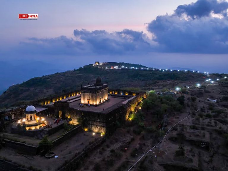 "Shivaji Maharaj’s Dog Memorial Sparks Controversy: Call For Removal From Raigad Fort"