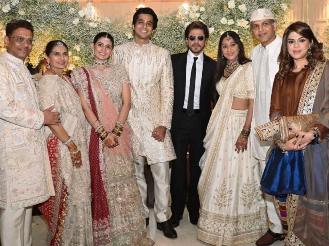 Shah Rukh Khan Stuns With Stylish Look At Konark Gowariker And Niyati Kanakia's Wedding