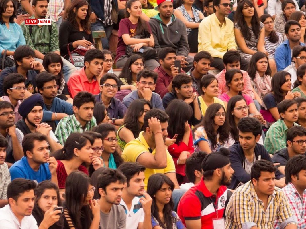 Indian Youth Love Their Country, But Not Its Politicians-Survey