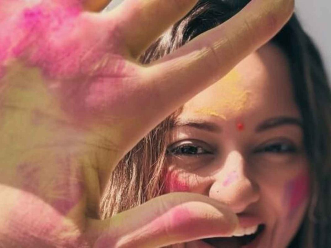 Sonakshi Sinha Hits Back At Trollers Over Zaheer's Absence During Holi Celebrations