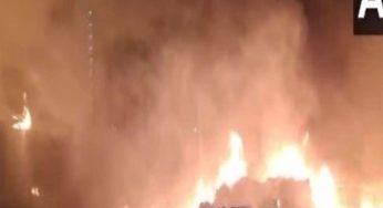 Massive Fire Destroys 15+ Scrap Warehouses in Gujarat’s Vapi; Firefighters Battle Flames