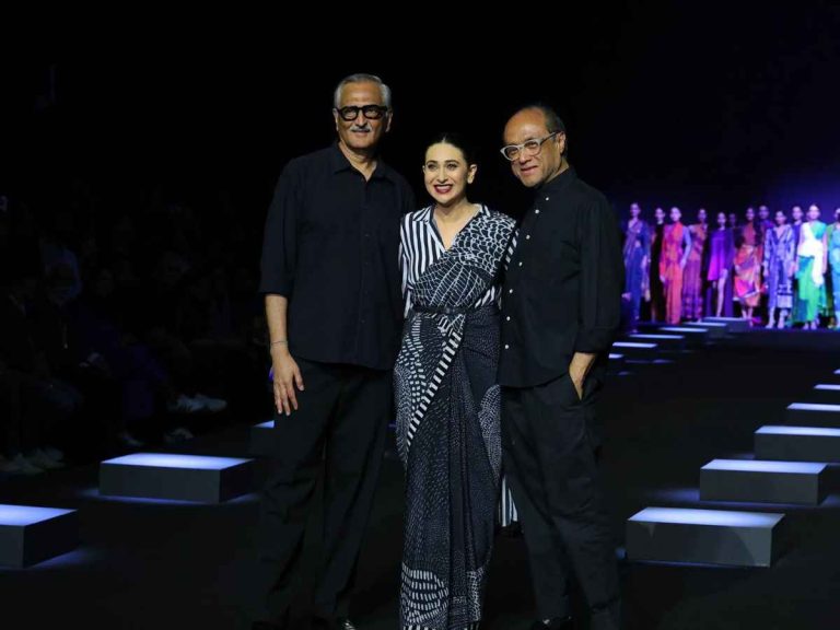 Karisma Kapoor Stuns As Showstopper At Lakme Fashion Week