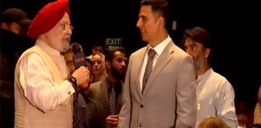 Akshay Kumar Thanks Hardeep Singh Puri for Hosting ‘Kesari Chapter 2’ Screening in Delhi