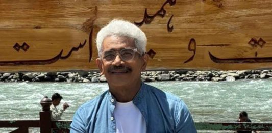Atul Kulkarni Visits Kashmir, Urges Tourists to Return After Pahalgam Terror Attack