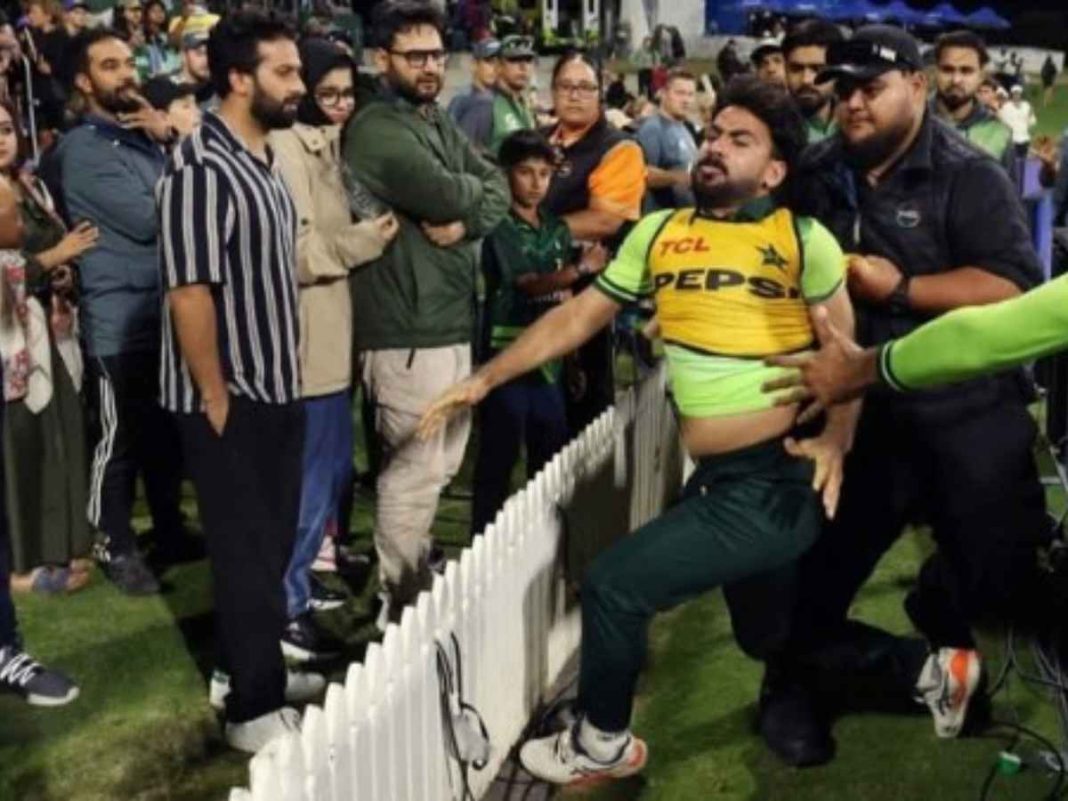 Watch: Khushdil Shah Clashes With Spectators After Pakistan's Defeat Against New Zealand