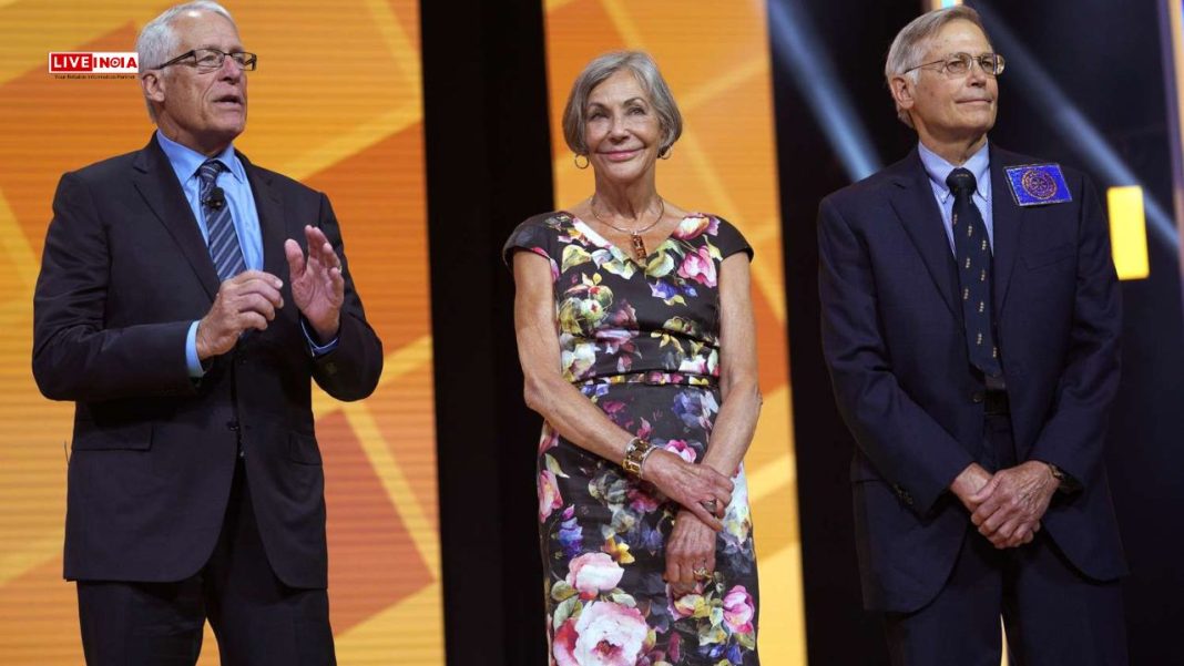 The World's Richest Family’s Net Worth Hits $432 Billion, Here’s Who They Are and What They Own