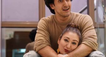 This Navratri, Sunita Ahuja Prays For Son Yashvardhan’s Success Ahead of Bollywood Debut