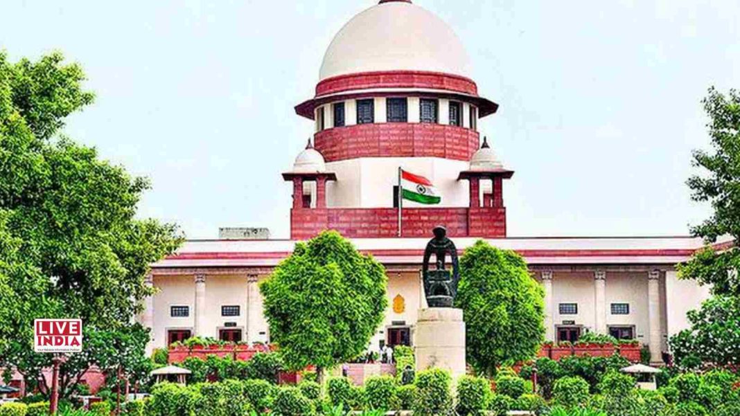 Supreme Court Seeks Centre's Response on Waqf Act Challenge, No Appointments or Property Changes Till Next Hearing