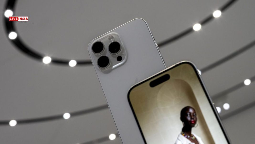 Apple Airlifts $2 Billion Worth of iPhones From India to Beat Trump’s Tariff Deadline