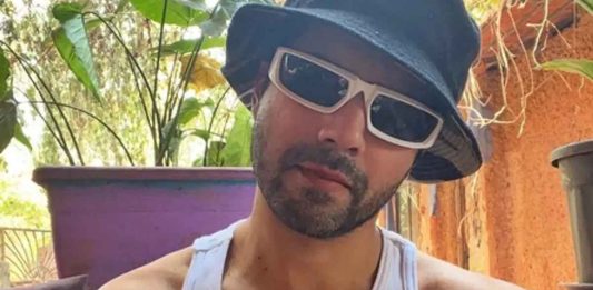 Varun Dhawan Kicks Off Summer With Ice Cream And Sunshine Vibes