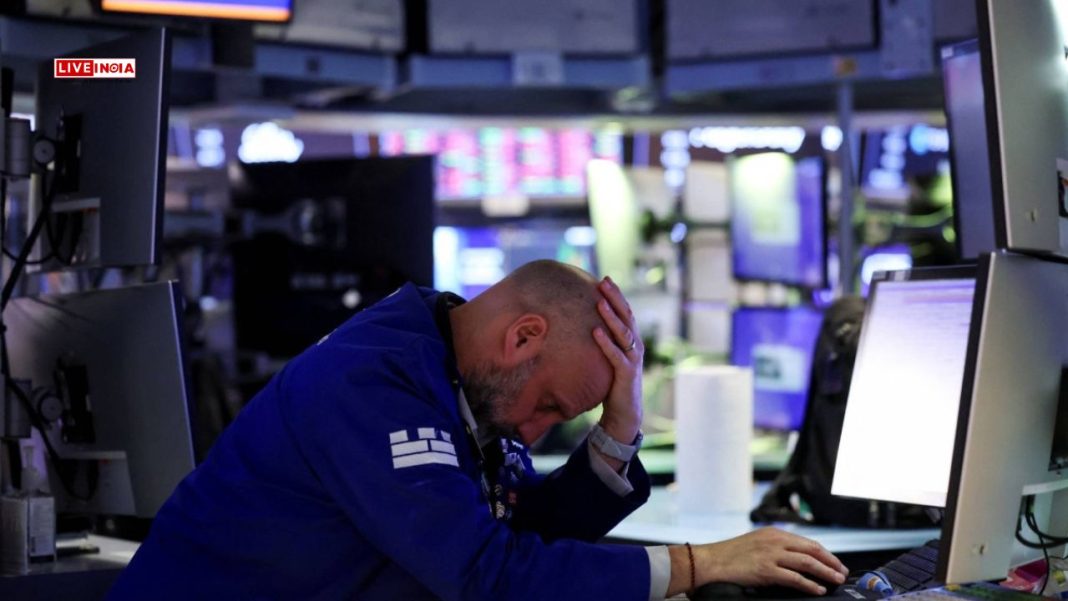 Oil Faces Worst April Selloff in History Amid Trade War and Stockpile Surge