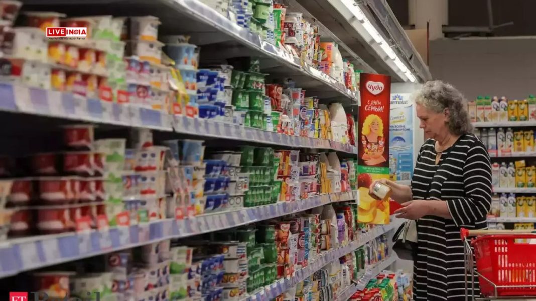 Americans Divided Over Trump’s Tariffs: Inflation Fears vs. Industrial Optimism