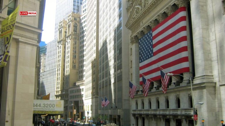 Wall Street Dips Ahead of Trump’s ‘Liberation Day’ Tariff Announcement