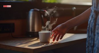 Should You Drink Coffee First Thing in the Morning? This Is What Expets Say