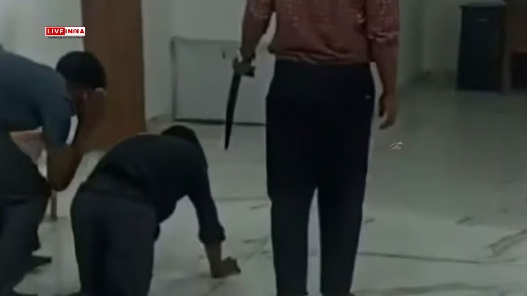 Under Performing Employees Forced to Walk on Knees, Lick Coins: Kerala Firm Accused of Inhuman Punishment