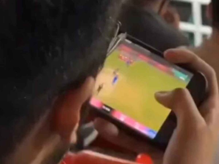 Watch: Pakistani Fan Watches IPL Match on Phone During Live PSL Game, Sparks Online Buzz