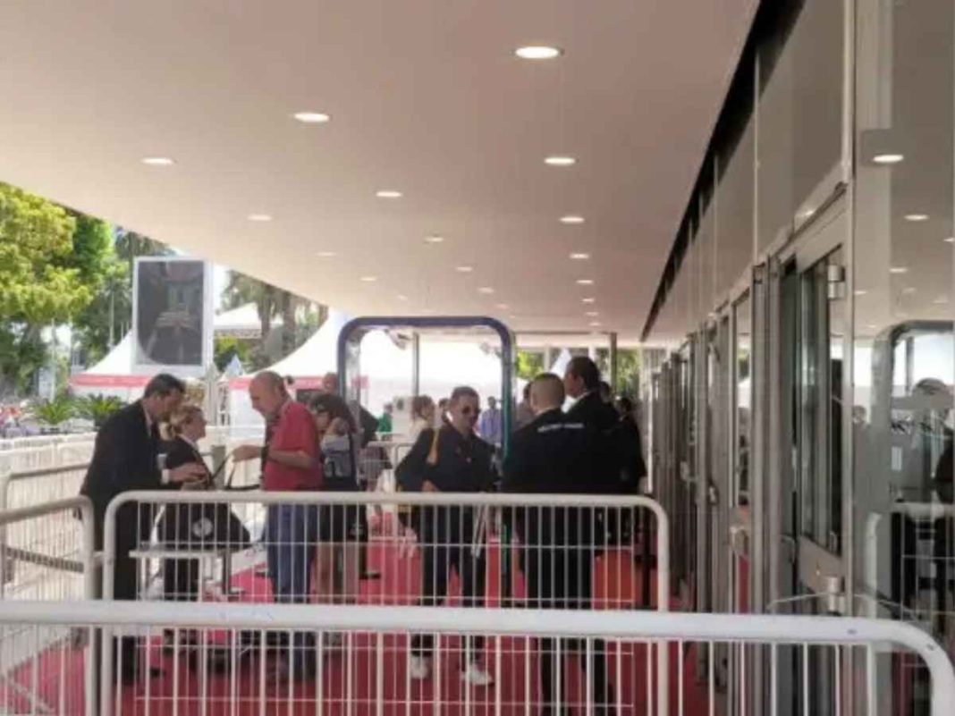 Massive Power Cut Hits Cannes and South France