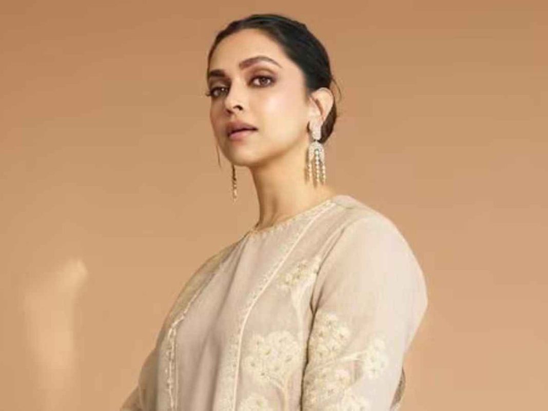 CHENNAI, MAY 23 (UNI):- Tamil Nadu Chief Minister M K Stalin being given a warm send off at the airport on Friday by senior DMK leaders and ministers as he leaves for Delhi to take part in Niti Aayog meeting . UNI PHOTO-61U चेन्नई, 23 मई (वार्ता) तमिलनाडु के मुख्यमंत्री एम के स्टालिन को शुक्रवार को डीएमके के वरिष्ठ नेताओं और मंत्रियों द्वारा हवाई अड्डे पर गर्मजोशी से विदाई दी गई। स्टालिन नीति आयोग की बैठक में भाग लेने के लिए दिल्ली रवाना हुए। फोटो यूएनआई-61यू PATNA, MAY 23 (UNI):- CPI-ML General Secretary Dipankar Bhattacharya addresses a press conference, in Patna on Friday. UNI PHOTO-56U पटना, 23 मई (वार्ता) भाकपा-माले महासचिव दीपंकर भट्टाचार्य शुक्रवार को पटना में एक संवाददाता सम्मेलन को संबोधित करते हुए। फोटो यूएनआई-56यू PATNA, MAY 23 (UNI):- Janata Dal (United) MLC Neeraj Kumar addresses a press conference at party office, in Patna on Friday. UNI PHOTO-54U पटना, 23 मई (वार्ता) जनता दल (यूनाइटेड) के विधान पार्षद नीरज कुमार शुक्रवार को पटना स्थित पार्टी कार्यालय में संवाददाता सम्मेलन को संबोधित करते हुए। फोटो यूएनआई -54यू PATNA,MAY 23 (UNI):- Union Railway MInister Ashwini Vaishnaw inspection Patna Railway Station during arrives in Patna, Friday, Union Minister Lalan Singh with Bihar Deputy CM Samrat Chaudhary are also seen.UNI PHOTO-58U पटना, 23 मई (वार्ता)- केंद्रीय रेल मंत्री अश्विनी वैष्णव शुक्रवार को पटना आगमन के दौरान पटना रेलवे स्टेशन का निरीक्षण करते हुए। फोटो यूएनआई-58यू AYODHYA, MAY 23 (UNI):- Uttar Pradesh Chief Minister Yogi Adityanath inaugurating 'Shri Hanuman Katha Mandapam' in Ayodhya on Friday. UNI PHOTO- 49U अयोध्या, 23 मई (वार्ता) उत्तर प्रदेश के मुख्यमंत्री योगी आदित्यनाथ शुक्रवार को अयोध्या में 'श्री हनुमान कथा मंडपम' का उद्घाटन करते हुये । फोटो यूएनआई - 49यू NEW DELHI, MAY 23 (UNI):- Gathering at the Rising North East Investors Summit in Bharat Mandapam, New Delhi on Friday. Prime Minister Narendra Modi addressing on the occasion. UNI PHOTO-46U चेन्नई, 23 मई (वार्ता) तमिलनाडु के मुख्यमंत्री एम के स्टालिन को शुक्रवार को डीएमके के वरिष्ठ नेताओं और मंत्रियों द्वारा हवाई अड्डे पर गर्मजोशी से विदाई दी गई। स्टालिन नीति आयोग की बैठक में भाग लेने के लिए दिल्ली रवाना हुए। यूएनआई फोटो-61यू NEW DELHI MAY 23 (UNI):-Prime Minister Narendra Modi addressing at the Rising North East Investors Summit 2025 at Bharat Mandapam, in New Delhi on Friday.UNI PHOTO-32U नयी दिल्ली 23 मई (वार्ता) प्रधानमंत्री नरेन्द्र मोदी शुक्रवार को नई दिल्ली के भारत मंडपम में उभरते पूर्वोत्तर निवेशक शिखर सम्मेलन 2025 को संबोधित करते हुए। फोटो-32यू रांची, 23 मई (वार्ता) झारखंड भाजपा अध्यक्ष एवं नेता प्रतिपक्ष बाबूलाल मरांडी शुक्रवार को रांची स्थित भाजपा मुख्यालय में संवाददाता सम्मेलन को संबोधित करते हुए। फोटो यूएनआई -17यू नयी दिल्ली, 23 मई (वार्ता) केंद्रीय संचार एवं पूर्वोत्तर क्षेत्र विकास मंत्री ज्योतिरादित्य सिंधिया शुक्रवार को भारत मंडपम में उभरते पूर्वोत्तर निवेशक शिखर सम्मेलन में प्रधानमंत्री नरेंद्र मोदी का अभिनंदन करते हुए। फोटो यूएनआई -12यू NEW DELHI, MAY 23 (UNI):- Andhra Pradesh Chief Minister N Chandrababu Naidu meeting with Defence Minister Rajnath Singh in New Delhi on Friday. Union Minister for Civil Aviation Kinjarapu Ram Mohan Naidu also seen in the picture. UNI PHOTO-22U नयी दिल्ली, 23 मई (वार्ता) आंध्र प्रदेश के मुख्यमंत्री एन चंद्रबाबू नायडू शुक्रवार को नई दिल्ली में रक्षा मंत्री राजनाथ सिंह से मुलाकात करते हुए। फोटो यूएनआई -22यू NEW DELHI, MAY 23 (UNI):- Union Home Minister Amit Shah with Border Security Force Director (BSF) General Daljit Singh Chaudhary and Home Secretary Govind Mohan at the BSF Investiture Ceremony and Rustamji Memorial Lecture, in New Delhi on Friday. UNI PHOTO PSB7U नयी दिल्ली, 23 मई (वार्ता) केंद्रीय गृह मंत्री अमित शाह शुक्रवार को नई दिल्ली में सीमा सुरक्षा बल (बीएसएफ) के निदेशक जनरल दलजीत सिंह चौधरी और गृह सचिव गोविंद मोहन के साथ बीएसएफ अलंकरण समारोह और रुस्तमजी स्मारक व्याख्यान में। फोटो यूएनआई पीएसबी7यू NEW DELHI, MAY 23 (UNI):- Union Home Minister Amit Shah addresses at the Border Security Force Investiture Ceremony and Rustamji Memorial Lecture, in New Delhi on Friday UNI PHOTO PSB5U नयी दिल्ली, 23 मई (वार्ता) केंद्रीय गृह मंत्री अमित शाह शुक्रवार को नई दिल्ली में सीमा सुरक्षा बल अलंकरण समारोह और रुस्तमजी स्मृति व्याख्यान को संबोधित करते हुए। फोटो यूएनआई पीएसबी5यू NEW DELHI, MAY 23 (UNI):- Union Home Minister Amit Shah being felicitated by Border Security Force (BSF) Director General Daljit Singh Chaudhary at the BSF Investiture Ceremony and Rustam ji Memorial Lecture, in New Delhi on Friday. UNI PHOTO PSB1U नयी दिल्ली, 23 मई (वार्ता) केंद्रीय गृह मंत्री अमित शाह को शुक्रवार को नयी दिल्ली में सीमा सुरक्षा बल (बीएसएफ) के अलंकरण समारोह और रुस्तम जी स्मृति व्याख्यान में सीमा सुरक्षा बल (बीएसएफ) के महानिदेशक दलजीत सिंह चौधरी सम्मानित करते हुये। फोटो यूएनआई पीएसबी1यू RANCHI,MAY 23 (UNI): - Jharkhand BJP President and Leader of Opposition Babulal Marandi addressing a press conference at BJP Headquarters, in Ranchi on Friday. UNI PHOTO-17U रांची, 23 मई (वार्ता) झारखंड भाजपा अध्यक्ष एवं नेता प्रतिपक्ष बाबूलाल मरांडी शुक्रवार को रांची स्थित भाजपा मुख्यालय में संवाददाता सम्मेलन को संबोधित करते हुए। फोटो यूएनआई -17यू NEW DELHI, MAY 23 (UNI):- Jyotiraditya Scindia Union Minister for Communications and Development of North Eastern Region felicitates Prime Minister Narendra Modi at the Rising Northeast Investors Summit at Bharat Mandapam, in New Delhi on Friday. UNI PHOTO-12u नयी दिल्ली, 23 मई (वार्ता) केंद्रीय संचार एवं पूर्वोत्तर क्षेत्र विकास मंत्री ज्योतिरादित्य सिंधिया शुक्रवार को भारत मंडपम में उभरते पूर्वोत्तर निवेशक शिखर सम्मेलन में प्रधानमंत्री नरेंद्र मोदी का अभिनंदन करते हुए। फोटो यूएनआई-12u KOLHAPUR, MAY 23 (UNI):- Maharashtra Chief Minister Devendra Fadnavis interacting with people on arrival in Kolhapur on Friday. UNI PHOTO-9u कोल्हापुर, 23 मई (वार्ता) महाराष्ट्र के मुख्यमंत्री देवेन्द्र फडणवीस शुक्रवार को कोल्हापुर पहुंचने पर लोगों से बातचीत करते हुए। फोटो यूएनआई -9यू NEW DELHI, MAY 23 (UNI):- Senior Vice President of FICCI Anant Goenka and Vice President Vijay Sankar called on Union Finance Minister Nirmala Sitharaman, in New Delhi on Friday. UNI PHOTO-3U नयी दिल्ली, 23 मई (वार्ता)- फिक्की के वरिष्ठ उपाध्यक्ष अनंत गोयनका और उपाध्यक्ष विजय शंकर ने शुक्रवार को केंद्रीय वित्त मंत्री निर्मला सीतारमण से मुलाकात करते हुये। फोटो यूएनआई-3यू NEW DELHI, MAY 23 (UNI):- V Narayanan, Secretary Department of Space, Chairman Space Commission and ISRO called on Union Finance Minister Nirmala Sitharaman, in New Delhi on Friday. UNI PHOTO-2U नयी दिल्ली, 23 मई (वार्ता) अंतरिक्ष विभाग के सचिव, अंतरिक्ष आयोग और इसरो के अध्यक्ष वी नारायणन ने शुक्रवार को नई दिल्ली में केंद्रीय वित्त मंत्री निर्मला सीतारमण से मुलाकात करते हुये। फोटो यूएनआई -2यू GAZA, May 23, 2025 (UNI/Xinhua) -- Palestinians receive free food from a food distribution center in Gaza City, on May 22, 2025. UNI PHOTO-1F गाजा, 23 मई, 2025 (वार्ता) गाजा शहर में एक खाद्य वितरण केंद्र से फिलिस्तीनियों को मुफ्त भोजन मिलता हुआ। फोटो यूएनआई -1एफ CHENNAI, MAY 23 (UNI):- Tamil Nadu Chief Minister M K Stalin being given a warm send off at the airport on Friday by senior DMK leaders and ministers as he leaves for Delhi to take part in Niti Aayog meeting . UNI PHOTO-61U चेन्नई, 23 मई (वार्ता) तमिलनाडु के मुख्यमंत्री एम के स्टालिन को शुक्रवार को द्रमुक के वरिष्ठ नेताओं और मंत्रियों द्वारा हवाई अड्डे पर गर्मजोशी से विदाई दी गई। स्टालिन नीति आयोग की बैठक में भाग लेने के लिए दिल्ली रवाना हुए। फोटो यूएनआई -61यू PATNA, MAY 23 (UNI):- CPI-ML General Secretary Dipankar Bhattacharya addresses a press conference, in Patna on Friday. UNI PHOTO-56U पटना, 23 मई (वार्ता)- भाकपा-माले महासचिव दीपंकर भट्टाचार्य शुक्रवार को पटना में एक संवाददाता सम्मेलन को संबोधित करते हुए। फोटो यूएनआई -56यू PATNA, MAY 23 (UNI):- Janata Dal (United) MLC Neeraj Kumar addresses a press conference at party office, in Patna on Friday. UNI PHOTO-54U पटना, 23 मई (वार्ता) जनता दल (यूनाइटेड) के विधान पार्षद नीरज कुमार शुक्रवार को पटना स्थित पार्टी कार्यालय में संवाददाता सम्मेलन को संबोधित करते हुए। फोटो यूएनआई-54यू PATNA,MAY 23 (UNI):- Union Railway MInister Ashwini Vaishnaw inspection Patna Railway Station during arrives in Patna, Friday, Union Minister Lalan Singh with Bihar Deputy CM Samrat Chaudhary are also seen.UNI PHOTO-58U पटना, 23 मई (वार्ता)- केंद्रीय रेल मंत्री अश्विनी वैष्णव शुक्रवार को पटना आगमन के दौरान पटना रेलवे स्टेशन का निरीक्षण करते हुए। फोटो यूएनआई-58यू AYODHYA, MAY 23 (UNI):- Uttar Pradesh Chief Minister Yogi Adityanath inaugurating 'Shri Hanuman Katha Mandapam' in Ayodhya on Friday. UNI PHOTO- 49U अयोध्या, 23 मई (वार्ता) उत्तर प्रदेश के मुख्यमंत्री योगी आदित्यनाथ शुक्रवार को अयोध्या में 'श्री हनुमान कथा मंडपम' का उद्घाटन करते हुये। फोटो यूएनआई- 49यू NEW DELHI, MAY 23 (UNI):- Gathering at the Rising North East Investors Summit in Bharat Mandapam, New Delhi on Friday. Prime Minister Narendra Modi addressing on the occasion. UNI PHOTO-46U नयी दिल्ली, 23 मई (वार्ता) नयी दिल्ली के भारत मंडपम में शुक्रवार को राइजिंग नॉर्थ ईस्ट इन्वेस्टर्स समिट में एकत्रित हुए। फोटो यूएनआई-46यू NEW DELHI MAY 23 (UNI):-Prime Minister Narendra Modi addressing at the Rising North East Investors Summit 2025 at Bharat Mandapam, in New Delhi on Friday.UNI PHOTO-32U नयी दिल्ली 23 मई (वार्ता) प्रधानमंत्री नरेन्द्र मोदी शुक्रवार को के भारत मंडपम में उभरते पूर्वोत्तर निवेशक शिखर सम्मेलन 2025 को संबोधित करते हुए। फोटो यूएनआई-32यू KOLHAPUR, MAY 23 (UNI):- Maharashtra Chief Minister Devendra Fadnavis interacting with people on arrival in Kolhapur on Friday. UNI PHOTO-9u कोल्हापुर, 23 मई (वार्ता) महाराष्ट्र के मुख्यमंत्री देवेन्द्र फडणवीस शुक्रवार को कोल्हापुर पहुंचने पर लोगों से बातचीत करते हुए। यूएनआई फोटो-9u NEW DELHI, MAY 23 (UNI):- Senior Vice President of FICCI Anant Goenka and Vice President Vijay Sankar called on Union Finance Minister Nirmala Sitharaman, in New Delhi on Friday. UNI PHOTO-3U नयी दिल्ली, 23 मई (वार्ता)- फिक्की के वरिष्ठ उपाध्यक्ष अनंत गोयनका और उपाध्यक्ष विजय शंकर शुक्रवार को नयी दिल्ली में केंद्रीय वित्त मंत्री निर्मला सीतारमण से मुलाकात करते हुये। फोटो यूएनआई-3यू NEW DELHI, MAY 23 (UNI):- V Narayanan, Secretary Department of Space, Chairman Space Commission and ISRO called on Union Finance Minister Nirmala Sitharaman, in New Delhi on Friday. UNI PHOTO-2U नयी दिल्ली, 23 मई (वार्ता) अंतरिक्ष विभाग के सचिव, अंतरिक्ष आयोग और इसरो के अध्यक्ष वी नारायणन ने शुक्रवार को नयी दिल्ली में केंद्रीय वित्त मंत्री निर्मला सीतारमण से मुलाकात करते हुये। फोटो यूएनआई-2यू समीक्षा वार्ता CHENNAI, MAY 23 (UNI):- Tamil Nadu Chief Minister M K Stalin being given a warm send off at the airport on Friday by senior DMK leaders and ministers as he leaves for Delhi to take part in Niti Aayog meeting . UNI PHOTO-61U चेन्नई, 23 मई (वार्ता) तमिलनाडु के मुख्यमंत्री एम के स्टालिन को शुक्रवार को डीएमके के वरिष्ठ नेताओं और मंत्रियों द्वारा हवाई अड्डे पर गर्मजोशी से विदाई दी गई। स्टालिन नीति आयोग की बैठक में भाग लेने के लिए दिल्ली रवाना हुए। फोटो यूएनआई-61यू PATNA, MAY 23 (UNI):- CPI-ML General Secretary Dipankar Bhattacharya addresses a press conference, in Patna on Friday. UNI PHOTO-56U पटना, 23 मई (वार्ता) भाकपा-माले महासचिव दीपंकर भट्टाचार्य शुक्रवार को पटना में एक संवाददाता सम्मेलन को संबोधित करते हुए। फोटो यूएनआई-56यू PATNA, MAY 23 (UNI):- Janata Dal (United) MLC Neeraj Kumar addresses a press conference at party office, in Patna on Friday. UNI PHOTO-54U पटना, 23 मई (वार्ता) जनता दल (यूनाइटेड) के विधान पार्षद नीरज कुमार शुक्रवार को पटना स्थित पार्टी कार्यालय में संवाददाता सम्मेलन को संबोधित करते हुए। फोटो यूएनआई -54यू PATNA,MAY 23 (UNI):- Union Railway MInister Ashwini Vaishnaw inspection Patna Railway Station during arrives in Patna, Friday, Union Minister Lalan Singh with Bihar Deputy CM Samrat Chaudhary are also seen.UNI PHOTO-58U पटना, 23 मई (वार्ता)- केंद्रीय रेल मंत्री अश्विनी वैष्णव शुक्रवार को पटना आगमन के दौरान पटना रेलवे स्टेशन का निरीक्षण करते हुए। फोटो यूएनआई-58यू AYODHYA, MAY 23 (UNI):- Uttar Pradesh Chief Minister Yogi Adityanath inaugurating 'Shri Hanuman Katha Mandapam' in Ayodhya on Friday. UNI PHOTO- 49U अयोध्या, 23 मई (वार्ता) उत्तर प्रदेश के मुख्यमंत्री योगी आदित्यनाथ शुक्रवार को अयोध्या में 'श्री हनुमान कथा मंडपम' का उद्घाटन करते हुये । फोटो यूएनआई - 49यू NEW DELHI, MAY 23 (UNI):- Gathering at the Rising North East Investors Summit in Bharat Mandapam, New Delhi on Friday. Prime Minister Narendra Modi addressing on the occasion. UNI PHOTO-46U चेन्नई, 23 मई (वार्ता) तमिलनाडु के मुख्यमंत्री एम के स्टालिन को शुक्रवार को डीएमके के वरिष्ठ नेताओं और मंत्रियों द्वारा हवाई अड्डे पर गर्मजोशी से विदाई दी गई। स्टालिन नीति आयोग की बैठक में भाग लेने के लिए दिल्ली रवाना हुए। यूएनआई फोटो-61यू NEW DELHI MAY 23 (UNI):-Prime Minister Narendra Modi addressing at the Rising North East Investors Summit 2025 at Bharat Mandapam, in New Delhi on Friday.UNI PHOTO-32U नयी दिल्ली 23 मई (वार्ता) प्रधानमंत्री नरेन्द्र मोदी शुक्रवार को नई दिल्ली के भारत मंडपम में उभरते पूर्वोत्तर निवेशक शिखर सम्मेलन 2025 को संबोधित करते हुए। फोटो-32यू रांची, 23 मई (वार्ता) झारखंड भाजपा अध्यक्ष एवं नेता प्रतिपक्ष बाबूलाल मरांडी शुक्रवार को रांची स्थित भाजपा मुख्यालय में संवाददाता सम्मेलन को संबोधित करते हुए। फोटो यूएनआई -17यू नयी दिल्ली, 23 मई (वार्ता) केंद्रीय संचार एवं पूर्वोत्तर क्षेत्र विकास मंत्री ज्योतिरादित्य सिंधिया शुक्रवार को भारत मंडपम में उभरते पूर्वोत्तर निवेशक शिखर सम्मेलन में प्रधानमंत्री नरेंद्र मोदी का अभिनंदन करते हुए। फोटो यूएनआई -12यू NEW DELHI, MAY 23 (UNI):- Andhra Pradesh Chief Minister N Chandrababu Naidu meeting with Defence Minister Rajnath Singh in New Delhi on Friday. Union Minister for Civil Aviation Kinjarapu Ram Mohan Naidu also seen in the picture. UNI PHOTO-22U नयी दिल्ली, 23 मई (वार्ता) आंध्र प्रदेश के मुख्यमंत्री एन चंद्रबाबू नायडू शुक्रवार को नई दिल्ली में रक्षा मंत्री राजनाथ सिंह से मुलाकात करते हुए। फोटो यूएनआई -22यू NEW DELHI, MAY 23 (UNI):- Union Home Minister Amit Shah with Border Security Force Director (BSF) General Daljit Singh Chaudhary and Home Secretary Govind Mohan at the BSF Investiture Ceremony and Rustamji Memorial Lecture, in New Delhi on Friday. UNI PHOTO PSB7U नयी दिल्ली, 23 मई (वार्ता) केंद्रीय गृह मंत्री अमित शाह शुक्रवार को नई दिल्ली में सीमा सुरक्षा बल (बीएसएफ) के निदेशक जनरल दलजीत सिंह चौधरी और गृह सचिव गोविंद मोहन के साथ बीएसएफ अलंकरण समारोह और रुस्तमजी स्मारक व्याख्यान में। फोटो यूएनआई पीएसबी7यू NEW DELHI, MAY 23 (UNI):- Union Home Minister Amit Shah addresses at the Border Security Force Investiture Ceremony and Rustamji Memorial Lecture, in New Delhi on Friday UNI PHOTO PSB5U नयी दिल्ली, 23 मई (वार्ता) केंद्रीय गृह मंत्री अमित शाह शुक्रवार को नई दिल्ली में सीमा सुरक्षा बल अलंकरण समारोह और रुस्तमजी स्मृति व्याख्यान को संबोधित करते हुए। फोटो यूएनआई पीएसबी5यू NEW DELHI, MAY 23 (UNI):- Union Home Minister Amit Shah being felicitated by Border Security Force (BSF) Director General Daljit Singh Chaudhary at the BSF Investiture Ceremony and Rustam ji Memorial Lecture, in New Delhi on Friday. UNI PHOTO PSB1U नयी दिल्ली, 23 मई (वार्ता) केंद्रीय गृह मंत्री अमित शाह को शुक्रवार को नयी दिल्ली में सीमा सुरक्षा बल (बीएसएफ) के अलंकरण समारोह और रुस्तम जी स्मृति व्याख्यान में सीमा सुरक्षा बल (बीएसएफ) के महानिदेशक दलजीत सिंह चौधरी सम्मानित करते हुये। फोटो यूएनआई पीएसबी1यू RANCHI,MAY 23 (UNI): - Jharkhand BJP President and Leader of Opposition Babulal Marandi addressing a press conference at BJP Headquarters, in Ranchi on Friday. UNI PHOTO-17U रांची, 23 मई (वार्ता) झारखंड भाजपा अध्यक्ष एवं नेता प्रतिपक्ष बाबूलाल मरांडी शुक्रवार को रांची स्थित भाजपा मुख्यालय में संवाददाता सम्मेलन को संबोधित करते हुए। फोटो यूएनआई -17यू NEW DELHI, MAY 23 (UNI):- Jyotiraditya Scindia Union Minister for Communications and Development of North Eastern Region felicitates Prime Minister Narendra Modi at the Rising Northeast Investors Summit at Bharat Mandapam, in New Delhi on Friday. UNI PHOTO-12u नयी दिल्ली, 23 मई (वार्ता) केंद्रीय संचार एवं पूर्वोत्तर क्षेत्र विकास मंत्री ज्योतिरादित्य सिंधिया शुक्रवार को भारत मंडपम में उभरते पूर्वोत्तर निवेशक शिखर सम्मेलन में प्रधानमंत्री नरेंद्र मोदी का अभिनंदन करते हुए। फोटो यूएनआई-12u KOLHAPUR, MAY 23 (UNI):- Maharashtra Chief Minister Devendra Fadnavis interacting with people on arrival in Kolhapur on Friday. UNI PHOTO-9u कोल्हापुर, 23 मई (वार्ता) महाराष्ट्र के मुख्यमंत्री देवेन्द्र फडणवीस शुक्रवार को कोल्हापुर पहुंचने पर लोगों से बातचीत करते हुए। फोटो यूएनआई -9यू NEW DELHI, MAY 23 (UNI):- Senior Vice President of FICCI Anant Goenka and Vice President Vijay Sankar called on Union Finance Minister Nirmala Sitharaman, in New Delhi on Friday. UNI PHOTO-3U नयी दिल्ली, 23 मई (वार्ता)- फिक्की के वरिष्ठ उपाध्यक्ष अनंत गोयनका और उपाध्यक्ष विजय शंकर ने शुक्रवार को केंद्रीय वित्त मंत्री निर्मला सीतारमण से मुलाकात करते हुये। फोटो यूएनआई-3यू NEW DELHI, MAY 23 (UNI):- V Narayanan, Secretary Department of Space, Chairman Space Commission and ISRO called on Union Finance Minister Nirmala Sitharaman, in New Delhi on Friday. UNI PHOTO-2U नयी दिल्ली, 23 मई (वार्ता) अंतरिक्ष विभाग के सचिव, अंतरिक्ष आयोग और इसरो के अध्यक्ष वी नारायणन ने शुक्रवार को नई दिल्ली में केंद्रीय वित्त मंत्री निर्मला सीतारमण से मुलाकात करते हुये। फोटो यूएनआई -2यू GAZA, May 23, 2025 (UNI/Xinhua) -- Palestinians receive free food from a food distribution center in Gaza City, on May 22, 2025. UNI PHOTO-1F गाजा, 23 मई, 2025 (वार्ता) गाजा शहर में एक खाद्य वितरण केंद्र से फिलिस्तीनियों को मुफ्त भोजन मिलता हुआ। फोटो यूएनआई -1एफ CHENNAI, MAY 23 (UNI):- Tamil Nadu Chief Minister M K Stalin being given a warm send off at the airport on Friday by senior DMK leaders and ministers as he leaves for Delhi to take part in Niti Aayog meeting . UNI PHOTO-61U चेन्नई, 23 मई (वार्ता) तमिलनाडु के मुख्यमंत्री एम के स्टालिन को शुक्रवार को द्रमुक के वरिष्ठ नेताओं और मंत्रियों द्वारा हवाई अड्डे पर गर्मजोशी से विदाई दी गई। स्टालिन नीति आयोग की बैठक में भाग लेने के लिए दिल्ली रवाना हुए। फोटो यूएनआई -61यू PATNA, MAY 23 (UNI):- CPI-ML General Secretary Dipankar Bhattacharya addresses a press conference, in Patna on Friday. UNI PHOTO-56U पटना, 23 मई (वार्ता)- भाकपा-माले महासचिव दीपंकर भट्टाचार्य शुक्रवार को पटना में एक संवाददाता सम्मेलन को संबोधित करते हुए। फोटो यूएनआई -56यू PATNA, MAY 23 (UNI):- Janata Dal (United) MLC Neeraj Kumar addresses a press conference at party office, in Patna on Friday. UNI PHOTO-54U पटना, 23 मई (वार्ता) जनता दल (यूनाइटेड) के विधान पार्षद नीरज कुमार शुक्रवार को पटना स्थित पार्टी कार्यालय में संवाददाता सम्मेलन को संबोधित करते हुए। फोटो यूएनआई-54यू PATNA,MAY 23 (UNI):- Union Railway MInister Ashwini Vaishnaw inspection Patna Railway Station during arrives in Patna, Friday, Union Minister Lalan Singh with Bihar Deputy CM Samrat Chaudhary are also seen.UNI PHOTO-58U पटना, 23 मई (वार्ता)- केंद्रीय रेल मंत्री अश्विनी वैष्णव शुक्रवार को पटना आगमन के दौरान पटना रेलवे स्टेशन का निरीक्षण करते हुए। फोटो यूएनआई-58यू AYODHYA, MAY 23 (UNI):- Uttar Pradesh Chief Minister Yogi Adityanath inaugurating 'Shri Hanuman Katha Mandapam' in Ayodhya on Friday. UNI PHOTO- 49U अयोध्या, 23 मई (वार्ता) उत्तर प्रदेश के मुख्यमंत्री योगी आदित्यनाथ शुक्रवार को अयोध्या में 'श्री हनुमान कथा मंडपम' का उद्घाटन करते हुये। फोटो यूएनआई- 49यू NEW DELHI, MAY 23 (UNI):- Gathering at the Rising North East Investors Summit in Bharat Mandapam, New Delhi on Friday. Prime Minister Narendra Modi addressing on the occasion. UNI PHOTO-46U नयी दिल्ली, 23 मई (वार्ता) नयी दिल्ली के भारत मंडपम में शुक्रवार को राइजिंग नॉर्थ ईस्ट इन्वेस्टर्स समिट में एकत्रित हुए। फोटो यूएनआई-46यू NEW DELHI MAY 23 (UNI):-Prime Minister Narendra Modi addressing at the Rising North East Investors Summit 2025 at Bharat Mandapam, in New Delhi on Friday.UNI PHOTO-32U नयी दिल्ली 23 मई (वार्ता) प्रधानमंत्री नरेन्द्र मोदी शुक्रवार को के भारत मंडपम में उभरते पूर्वोत्तर निवेशक शिखर सम्मेलन 2025 को संबोधित करते हुए। फोटो यूएनआई-32यू KOLHAPUR, MAY 23 (UNI):- Maharashtra Chief Minister Devendra Fadnavis interacting with people on arrival in Kolhapur on Friday. UNI PHOTO-9u कोल्हापुर, 23 मई (वार्ता) महाराष्ट्र के मुख्यमंत्री देवेन्द्र फडणवीस शुक्रवार को कोल्हापुर पहुंचने पर लोगों से बातचीत करते हुए। यूएनआई फोटो-9u NEW DELHI, MAY 23 (UNI):- Senior Vice President of FICCI Anant Goenka and Vice President Vijay Sankar called on Union Finance Minister Nirmala Sitharaman, in New Delhi on Friday. UNI PHOTO-3U नयी दिल्ली, 23 मई (वार्ता)- फिक्की के वरिष्ठ उपाध्यक्ष अनंत गोयनका और उपाध्यक्ष विजय शंकर शुक्रवार को नयी दिल्ली में केंद्रीय वित्त मंत्री निर्मला सीतारमण से मुलाकात करते हुये। फोटो यूएनआई-3यू NEW DELHI, MAY 23 (UNI):- V Narayanan, Secretary Department of Space, Chairman Space Commission and ISRO called on Union Finance Minister Nirmala Sitharaman, in New Delhi on Friday. UNI PHOTO-2U नयी दिल्ली, 23 मई (वार्ता) अंतरिक्ष विभाग के सचिव, अंतरिक्ष आयोग और इसरो के अध्यक्ष वी नारायणन ने शुक्रवार को नयी दिल्ली में केंद्रीय वित्त मंत्री निर्मला सीतारमण से मुलाकात करते हुये। फोटो यूएनआई-2यू समीक्षा वार्ता CHENNAI, MAY 23 (UNI):- Tamil Nadu Chief Minister M K Stalin being given a warm send off at the airport on Friday by senior DMK leaders and ministers as he leaves for Delhi to take part in Niti Aayog meeting . UNI PHOTO-61U चेन्नई, 23 मई (वार्ता) तमिलनाडु के मुख्यमंत्री एम के स्टालिन को शुक्रवार को डीएमके के वरिष्ठ नेताओं और मंत्रियों द्वारा हवाई अड्डे पर गर्मजोशी से विदाई दी गई। स्टालिन नीति आयोग की बैठक में भाग लेने के लिए दिल्ली रवाना हुए। फोटो यूएनआई-61यू PATNA, MAY 23 (UNI):- CPI-ML General Secretary Dipankar Bhattacharya addresses a press conference, in Patna on Friday. UNI PHOTO-56U पटना, 23 मई (वार्ता) भाकपा-माले महासचिव दीपंकर भट्टाचार्य शुक्रवार को पटना में एक संवाददाता सम्मेलन को संबोधित करते हुए। फोटो यूएनआई-56यू PATNA, MAY 23 (UNI):- Janata Dal (United) MLC Neeraj Kumar addresses a press conference at party office, in Patna on Friday. UNI PHOTO-54U पटना, 23 मई (वार्ता) जनता दल (यूनाइटेड) के विधान पार्षद नीरज कुमार शुक्रवार को पटना स्थित पार्टी कार्यालय में संवाददाता सम्मेलन को संबोधित करते हुए। फोटो यूएनआई -54यू PATNA,MAY 23 (UNI):- Union Railway MInister Ashwini Vaishnaw inspection Patna Railway Station during arrives in Patna, Friday, Union Minister Lalan Singh with Bihar Deputy CM Samrat Chaudhary are also seen.UNI PHOTO-58U पटना, 23 मई (वार्ता)- केंद्रीय रेल मंत्री अश्विनी वैष्णव शुक्रवार को पटना आगमन के दौरान पटना रेलवे स्टेशन का निरीक्षण करते हुए। फोटो यूएनआई-58यू AYODHYA, MAY 23 (UNI):- Uttar Pradesh Chief Minister Yogi Adityanath inaugurating 'Shri Hanuman Katha Mandapam' in Ayodhya on Friday. UNI PHOTO- 49U अयोध्या, 23 मई (वार्ता) उत्तर प्रदेश के मुख्यमंत्री योगी आदित्यनाथ शुक्रवार को अयोध्या में 'श्री हनुमान कथा मंडपम' का उद्घाटन करते हुये । फोटो यूएनआई - 49यू NEW DELHI, MAY 23 (UNI):- Gathering at the Rising North East Investors Summit in Bharat Mandapam, New Delhi on Friday. Prime Minister Narendra Modi addressing on the occasion. UNI PHOTO-46U चेन्नई, 23 मई (वार्ता) तमिलनाडु के मुख्यमंत्री एम के स्टालिन को शुक्रवार को डीएमके के वरिष्ठ नेताओं और मंत्रियों द्वारा हवाई अड्डे पर गर्मजोशी से विदाई दी गई। स्टालिन नीति आयोग की बैठक में भाग लेने के लिए दिल्ली रवाना हुए। यूएनआई फोटो-61यू NEW DELHI MAY 23 (UNI):-Prime Minister Narendra Modi addressing at the Rising North East Investors Summit 2025 at Bharat Mandapam, in New Delhi on Friday.UNI PHOTO-32U नयी दिल्ली 23 मई (वार्ता) प्रधानमंत्री नरेन्द्र मोदी शुक्रवार को नई दिल्ली के भारत मंडपम में उभरते पूर्वोत्तर निवेशक शिखर सम्मेलन 2025 को संबोधित करते हुए। फोटो-32यू रांची, 23 मई (वार्ता) झारखंड भाजपा अध्यक्ष एवं नेता प्रतिपक्ष बाबूलाल मरांडी शुक्रवार को रांची स्थित भाजपा मुख्यालय में संवाददाता सम्मेलन को संबोधित करते हुए। फोटो यूएनआई -17यू नयी दिल्ली, 23 मई (वार्ता) केंद्रीय संचार एवं पूर्वोत्तर क्षेत्र विकास मंत्री ज्योतिरादित्य सिंधिया शुक्रवार को भारत मंडपम में उभरते पूर्वोत्तर निवेशक शिखर सम्मेलन में प्रधानमंत्री नरेंद्र मोदी का अभिनंदन करते हुए। फोटो यूएनआई -12यू NEW DELHI, MAY 23 (UNI):- Andhra Pradesh Chief Minister N Chandrababu Naidu meeting with Defence Minister Rajnath Singh in New Delhi on Friday. Union Minister for Civil Aviation Kinjarapu Ram Mohan Naidu also seen in the picture. UNI PHOTO-22U नयी दिल्ली, 23 मई (वार्ता) आंध्र प्रदेश के मुख्यमंत्री एन चंद्रबाबू नायडू शुक्रवार को नई दिल्ली में रक्षा मंत्री राजनाथ सिंह से मुलाकात करते हुए। फोटो यूएनआई -22यू NEW DELHI, MAY 23 (UNI):- Union Home Minister Amit Shah with Border Security Force Director (BSF) General Daljit Singh Chaudhary and Home Secretary Govind Mohan at the BSF Investiture Ceremony and Rustamji Memorial Lecture, in New Delhi on Friday. UNI PHOTO PSB7U नयी दिल्ली, 23 मई (वार्ता) केंद्रीय गृह मंत्री अमित शाह शुक्रवार को नई दिल्ली में सीमा सुरक्षा बल (बीएसएफ) के निदेशक जनरल दलजीत सिंह चौधरी और गृह सचिव गोविंद मोहन के साथ बीएसएफ अलंकरण समारोह और रुस्तमजी स्मारक व्याख्यान में। फोटो यूएनआई पीएसबी7यू NEW DELHI, MAY 23 (UNI):- Union Home Minister Amit Shah addresses at the Border Security Force Investiture Ceremony and Rustamji Memorial Lecture, in New Delhi on Friday UNI PHOTO PSB5U नयी दिल्ली, 23 मई (वार्ता) केंद्रीय गृह मंत्री अमित शाह शुक्रवार को नई दिल्ली में सीमा सुरक्षा बल अलंकरण समारोह और रुस्तमजी स्मृति व्याख्यान को संबोधित करते हुए। फोटो यूएनआई पीएसबी5यू NEW DELHI, MAY 23 (UNI):- Union Home Minister Amit Shah being felicitated by Border Security Force (BSF) Director General Daljit Singh Chaudhary at the BSF Investiture Ceremony and Rustam ji Memorial Lecture, in New Delhi on Friday. UNI PHOTO PSB1U नयी दिल्ली, 23 मई (वार्ता) केंद्रीय गृह मंत्री अमित शाह को शुक्रवार को नयी दिल्ली में सीमा सुरक्षा बल (बीएसएफ) के अलंकरण समारोह और रुस्तम जी स्मृति व्याख्यान में सीमा सुरक्षा बल (बीएसएफ) के महानिदेशक दलजीत सिंह चौधरी सम्मानित करते हुये। फोटो यूएनआई पीएसबी1यू RANCHI,MAY 23 (UNI): - Jharkhand BJP President and Leader of Opposition Babulal Marandi addressing a press conference at BJP Headquarters, in Ranchi on Friday. UNI PHOTO-17U रांची, 23 मई (वार्ता) झारखंड भाजपा अध्यक्ष एवं नेता प्रतिपक्ष बाबूलाल मरांडी शुक्रवार को रांची स्थित भाजपा मुख्यालय में संवाददाता सम्मेलन को संबोधित करते हुए। फोटो यूएनआई -17यू NEW DELHI, MAY 23 (UNI):- Jyotiraditya Scindia Union Minister for Communications and Development of North Eastern Region felicitates Prime Minister Narendra Modi at the Rising Northeast Investors Summit at Bharat Mandapam, in New Delhi on Friday. UNI PHOTO-12u नयी दिल्ली, 23 मई (वार्ता) केंद्रीय संचार एवं पूर्वोत्तर क्षेत्र विकास मंत्री ज्योतिरादित्य सिंधिया शुक्रवार को भारत मंडपम में उभरते पूर्वोत्तर निवेशक शिखर सम्मेलन में प्रधानमंत्री नरेंद्र मोदी का अभिनंदन करते हुए। फोटो यूएनआई-12u KOLHAPUR, MAY 23 (UNI):- Maharashtra Chief Minister Devendra Fadnavis interacting with people on arrival in Kolhapur on Friday. UNI PHOTO-9u कोल्हापुर, 23 मई (वार्ता) महाराष्ट्र के मुख्यमंत्री देवेन्द्र फडणवीस शुक्रवार को कोल्हापुर पहुंचने पर लोगों से बातचीत करते हुए। फोटो यूएनआई -9यू NEW DELHI, MAY 23 (UNI):- Senior Vice President of FICCI Anant Goenka and Vice President Vijay Sankar called on Union Finance Minister Nirmala Sitharaman, in New Delhi on Friday. UNI PHOTO-3U नयी दिल्ली, 23 मई (वार्ता)- फिक्की के वरिष्ठ उपाध्यक्ष अनंत गोयनका और उपाध्यक्ष विजय शंकर ने शुक्रवार को केंद्रीय वित्त मंत्री निर्मला सीतारमण से मुलाकात करते हुये। फोटो यूएनआई-3यू NEW DELHI, MAY 23 (UNI):- V Narayanan, Secretary Department of Space, Chairman Space Commission and ISRO called on Union Finance Minister Nirmala Sitharaman, in New Delhi on Friday. UNI PHOTO-2U नयी दिल्ली, 23 मई (वार्ता) अंतरिक्ष विभाग के सचिव, अंतरिक्ष आयोग और इसरो के अध्यक्ष वी नारायणन ने शुक्रवार को नई दिल्ली में केंद्रीय वित्त मंत्री निर्मला सीतारमण से मुलाकात करते हुये। फोटो यूएनआई -2यू GAZA, May 23, 2025 (UNI/Xinhua) -- Palestinians receive free food from a food distribution center in Gaza City, on May 22, 2025. UNI PHOTO-1F गाजा, 23 मई, 2025 (वार्ता) गाजा शहर में एक खाद्य वितरण केंद्र से फिलिस्तीनियों को मुफ्त भोजन मिलता हुआ। फोटो यूएनआई -1एफ CHENNAI, MAY 23 (UNI):- Tamil Nadu Chief Minister M K Stalin being given a warm send off at the airport on Friday by senior DMK leaders and ministers as he leaves for Delhi to take part in Niti Aayog meeting . UNI PHOTO-61U चेन्नई, 23 मई (वार्ता) तमिलनाडु के मुख्यमंत्री एम के स्टालिन को शुक्रवार को द्रमुक के वरिष्ठ नेताओं और मंत्रियों द्वारा हवाई अड्डे पर गर्मजोशी से विदाई दी गई। स्टालिन नीति आयोग की बैठक में भाग लेने के लिए दिल्ली रवाना हुए। फोटो यूएनआई -61यू PATNA, MAY 23 (UNI):- CPI-ML General Secretary Dipankar Bhattacharya addresses a press conference, in Patna on Friday. UNI PHOTO-56U पटना, 23 मई (वार्ता)- भाकपा-माले महासचिव दीपंकर भट्टाचार्य शुक्रवार को पटना में एक संवाददाता सम्मेलन को संबोधित करते हुए। फोटो यूएनआई -56यू PATNA, MAY 23 (UNI):- Janata Dal (United) MLC Neeraj Kumar addresses a press conference at party office, in Patna on Friday. UNI PHOTO-54U पटना, 23 मई (वार्ता) जनता दल (यूनाइटेड) के विधान पार्षद नीरज कुमार शुक्रवार को पटना स्थित पार्टी कार्यालय में संवाददाता सम्मेलन को संबोधित करते हुए। फोटो यूएनआई-54यू PATNA,MAY 23 (UNI):- Union Railway MInister Ashwini Vaishnaw inspection Patna Railway Station during arrives in Patna, Friday, Union Minister Lalan Singh with Bihar Deputy CM Samrat Chaudhary are also seen.UNI PHOTO-58U पटना, 23 मई (वार्ता)- केंद्रीय रेल मंत्री अश्विनी वैष्णव शुक्रवार को पटना आगमन के दौरान पटना रेलवे स्टेशन का निरीक्षण करते हुए। फोटो यूएनआई-58यू AYODHYA, MAY 23 (UNI):- Uttar Pradesh Chief Minister Yogi Adityanath inaugurating 'Shri Hanuman Katha Mandapam' in Ayodhya on Friday. UNI PHOTO- 49U अयोध्या, 23 मई (वार्ता) उत्तर प्रदेश के मुख्यमंत्री योगी आदित्यनाथ शुक्रवार को अयोध्या में 'श्री हनुमान कथा मंडपम' का उद्घाटन करते हुये। फोटो यूएनआई- 49यू NEW DELHI, MAY 23 (UNI):- Gathering at the Rising North East Investors Summit in Bharat Mandapam, New Delhi on Friday. Prime Minister Narendra Modi addressing on the occasion. UNI PHOTO-46U नयी दिल्ली, 23 मई (वार्ता) नयी दिल्ली के भारत मंडपम में शुक्रवार को राइजिंग नॉर्थ ईस्ट इन्वेस्टर्स समिट में एकत्रित हुए। फोटो यूएनआई-46यू NEW DELHI MAY 23 (UNI):-Prime Minister Narendra Modi addressing at the Rising North East Investors Summit 2025 at Bharat Mandapam, in New Delhi on Friday.UNI PHOTO-32U नयी दिल्ली 23 मई (वार्ता) प्रधानमंत्री नरेन्द्र मोदी शुक्रवार को के भारत मंडपम में उभरते पूर्वोत्तर निवेशक शिखर सम्मेलन 2025 को संबोधित करते हुए। फोटो यूएनआई-32यू KOLHAPUR, MAY 23 (UNI):- Maharashtra Chief Minister Devendra Fadnavis interacting with people on arrival in Kolhapur on Friday. UNI PHOTO-9u कोल्हापुर, 23 मई (वार्ता) महाराष्ट्र के मुख्यमंत्री देवेन्द्र फडणवीस शुक्रवार को कोल्हापुर पहुंचने पर लोगों से बातचीत करते हुए। यूएनआई फोटो-9u NEW DELHI, MAY 23 (UNI):- Senior Vice President of FICCI Anant Goenka and Vice President Vijay Sankar called on Union Finance Minister Nirmala Sitharaman, in New Delhi on Friday. UNI PHOTO-3U नयी दिल्ली, 23 मई (वार्ता)- फिक्की के वरिष्ठ उपाध्यक्ष अनंत गोयनका और उपाध्यक्ष विजय शंकर शुक्रवार को नयी दिल्ली में केंद्रीय वित्त मंत्री निर्मला सीतारमण से मुलाकात करते हुये। फोटो यूएनआई-3यू NEW DELHI, MAY 23 (UNI):- V Narayanan, Secretary Department of Space, Chairman Space Commission and ISRO called on Union Finance Minister Nirmala Sitharaman, in New Delhi on Friday. UNI PHOTO-2U नयी दिल्ली, 23 मई (वार्ता) अंतरिक्ष विभाग के सचिव, अंतरिक्ष आयोग और इसरो के अध्यक्ष वी नारायणन ने शुक्रवार को नयी दिल्ली में केंद्रीय वित्त मंत्री निर्मला सीतारमण से मुलाकात करते हुये। फोटो यूएनआई-2यू समीक्षा वार्ता Deepika Padukone Says Female Roles Are More Than Just Sex Appeal, Faces Backlash