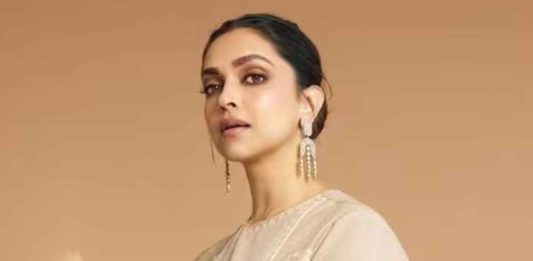 CHENNAI, MAY 23 (UNI):- Tamil Nadu Chief Minister M K Stalin being given a warm send off at the airport on Friday by senior DMK leaders and ministers as he leaves for Delhi to take part in Niti Aayog meeting . UNI PHOTO-61U चेन्नई, 23 मई (वार्ता) तमिलनाडु के मुख्यमंत्री एम के स्टालिन को शुक्रवार को डीएमके के वरिष्ठ नेताओं और मंत्रियों द्वारा हवाई अड्डे पर गर्मजोशी से विदाई दी गई। स्टालिन नीति आयोग की बैठक में भाग लेने के लिए दिल्ली रवाना हुए। फोटो यूएनआई-61यू PATNA, MAY 23 (UNI):- CPI-ML General Secretary Dipankar Bhattacharya addresses a press conference, in Patna on Friday. UNI PHOTO-56U पटना, 23 मई (वार्ता) भाकपा-माले महासचिव दीपंकर भट्टाचार्य शुक्रवार को पटना में एक संवाददाता सम्मेलन को संबोधित करते हुए। फोटो यूएनआई-56यू PATNA, MAY 23 (UNI):- Janata Dal (United) MLC Neeraj Kumar addresses a press conference at party office, in Patna on Friday. UNI PHOTO-54U पटना, 23 मई (वार्ता) जनता दल (यूनाइटेड) के विधान पार्षद नीरज कुमार शुक्रवार को पटना स्थित पार्टी कार्यालय में संवाददाता सम्मेलन को संबोधित करते हुए। फोटो यूएनआई -54यू PATNA,MAY 23 (UNI):- Union Railway MInister Ashwini Vaishnaw inspection Patna Railway Station during arrives in Patna, Friday, Union Minister Lalan Singh with Bihar Deputy CM Samrat Chaudhary are also seen.UNI PHOTO-58U पटना, 23 मई (वार्ता)- केंद्रीय रेल मंत्री अश्विनी वैष्णव शुक्रवार को पटना आगमन के दौरान पटना रेलवे स्टेशन का निरीक्षण करते हुए। फोटो यूएनआई-58यू AYODHYA, MAY 23 (UNI):- Uttar Pradesh Chief Minister Yogi Adityanath inaugurating 'Shri Hanuman Katha Mandapam' in Ayodhya on Friday. UNI PHOTO- 49U अयोध्या, 23 मई (वार्ता) उत्तर प्रदेश के मुख्यमंत्री योगी आदित्यनाथ शुक्रवार को अयोध्या में 'श्री हनुमान कथा मंडपम' का उद्घाटन करते हुये । फोटो यूएनआई - 49यू NEW DELHI, MAY 23 (UNI):- Gathering at the Rising North East Investors Summit in Bharat Mandapam, New Delhi on Friday. Prime Minister Narendra Modi addressing on the occasion. UNI PHOTO-46U चेन्नई, 23 मई (वार्ता) तमिलनाडु के मुख्यमंत्री एम के स्टालिन को शुक्रवार को डीएमके के वरिष्ठ नेताओं और मंत्रियों द्वारा हवाई अड्डे पर गर्मजोशी से विदाई दी गई। स्टालिन नीति आयोग की बैठक में भाग लेने के लिए दिल्ली रवाना हुए। यूएनआई फोटो-61यू NEW DELHI MAY 23 (UNI):-Prime Minister Narendra Modi addressing at the Rising North East Investors Summit 2025 at Bharat Mandapam, in New Delhi on Friday.UNI PHOTO-32U नयी दिल्ली 23 मई (वार्ता) प्रधानमंत्री नरेन्द्र मोदी शुक्रवार को नई दिल्ली के भारत मंडपम में उभरते पूर्वोत्तर निवेशक शिखर सम्मेलन 2025 को संबोधित करते हुए। फोटो-32यू रांची, 23 मई (वार्ता) झारखंड भाजपा अध्यक्ष एवं नेता प्रतिपक्ष बाबूलाल मरांडी शुक्रवार को रांची स्थित भाजपा मुख्यालय में संवाददाता सम्मेलन को संबोधित करते हुए। फोटो यूएनआई -17यू नयी दिल्ली, 23 मई (वार्ता) केंद्रीय संचार एवं पूर्वोत्तर क्षेत्र विकास मंत्री ज्योतिरादित्य सिंधिया शुक्रवार को भारत मंडपम में उभरते पूर्वोत्तर निवेशक शिखर सम्मेलन में प्रधानमंत्री नरेंद्र मोदी का अभिनंदन करते हुए। फोटो यूएनआई -12यू NEW DELHI, MAY 23 (UNI):- Andhra Pradesh Chief Minister N Chandrababu Naidu meeting with Defence Minister Rajnath Singh in New Delhi on Friday. Union Minister for Civil Aviation Kinjarapu Ram Mohan Naidu also seen in the picture. UNI PHOTO-22U नयी दिल्ली, 23 मई (वार्ता) आंध्र प्रदेश के मुख्यमंत्री एन चंद्रबाबू नायडू शुक्रवार को नई दिल्ली में रक्षा मंत्री राजनाथ सिंह से मुलाकात करते हुए। फोटो यूएनआई -22यू NEW DELHI, MAY 23 (UNI):- Union Home Minister Amit Shah with Border Security Force Director (BSF) General Daljit Singh Chaudhary and Home Secretary Govind Mohan at the BSF Investiture Ceremony and Rustamji Memorial Lecture, in New Delhi on Friday. UNI PHOTO PSB7U नयी दिल्ली, 23 मई (वार्ता) केंद्रीय गृह मंत्री अमित शाह शुक्रवार को नई दिल्ली में सीमा सुरक्षा बल (बीएसएफ) के निदेशक जनरल दलजीत सिंह चौधरी और गृह सचिव गोविंद मोहन के साथ बीएसएफ अलंकरण समारोह और रुस्तमजी स्मारक व्याख्यान में। फोटो यूएनआई पीएसबी7यू NEW DELHI, MAY 23 (UNI):- Union Home Minister Amit Shah addresses at the Border Security Force Investiture Ceremony and Rustamji Memorial Lecture, in New Delhi on Friday UNI PHOTO PSB5U नयी दिल्ली, 23 मई (वार्ता) केंद्रीय गृह मंत्री अमित शाह शुक्रवार को नई दिल्ली में सीमा सुरक्षा बल अलंकरण समारोह और रुस्तमजी स्मृति व्याख्यान को संबोधित करते हुए। फोटो यूएनआई पीएसबी5यू NEW DELHI, MAY 23 (UNI):- Union Home Minister Amit Shah being felicitated by Border Security Force (BSF) Director General Daljit Singh Chaudhary at the BSF Investiture Ceremony and Rustam ji Memorial Lecture, in New Delhi on Friday. UNI PHOTO PSB1U नयी दिल्ली, 23 मई (वार्ता) केंद्रीय गृह मंत्री अमित शाह को शुक्रवार को नयी दिल्ली में सीमा सुरक्षा बल (बीएसएफ) के अलंकरण समारोह और रुस्तम जी स्मृति व्याख्यान में सीमा सुरक्षा बल (बीएसएफ) के महानिदेशक दलजीत सिंह चौधरी सम्मानित करते हुये। फोटो यूएनआई पीएसबी1यू RANCHI,MAY 23 (UNI): - Jharkhand BJP President and Leader of Opposition Babulal Marandi addressing a press conference at BJP Headquarters, in Ranchi on Friday. UNI PHOTO-17U रांची, 23 मई (वार्ता) झारखंड भाजपा अध्यक्ष एवं नेता प्रतिपक्ष बाबूलाल मरांडी शुक्रवार को रांची स्थित भाजपा मुख्यालय में संवाददाता सम्मेलन को संबोधित करते हुए। फोटो यूएनआई -17यू NEW DELHI, MAY 23 (UNI):- Jyotiraditya Scindia Union Minister for Communications and Development of North Eastern Region felicitates Prime Minister Narendra Modi at the Rising Northeast Investors Summit at Bharat Mandapam, in New Delhi on Friday. UNI PHOTO-12u नयी दिल्ली, 23 मई (वार्ता) केंद्रीय संचार एवं पूर्वोत्तर क्षेत्र विकास मंत्री ज्योतिरादित्य सिंधिया शुक्रवार को भारत मंडपम में उभरते पूर्वोत्तर निवेशक शिखर सम्मेलन में प्रधानमंत्री नरेंद्र मोदी का अभिनंदन करते हुए। फोटो यूएनआई-12u KOLHAPUR, MAY 23 (UNI):- Maharashtra Chief Minister Devendra Fadnavis interacting with people on arrival in Kolhapur on Friday. UNI PHOTO-9u कोल्हापुर, 23 मई (वार्ता) महाराष्ट्र के मुख्यमंत्री देवेन्द्र फडणवीस शुक्रवार को कोल्हापुर पहुंचने पर लोगों से बातचीत करते हुए। फोटो यूएनआई -9यू NEW DELHI, MAY 23 (UNI):- Senior Vice President of FICCI Anant Goenka and Vice President Vijay Sankar called on Union Finance Minister Nirmala Sitharaman, in New Delhi on Friday. UNI PHOTO-3U नयी दिल्ली, 23 मई (वार्ता)- फिक्की के वरिष्ठ उपाध्यक्ष अनंत गोयनका और उपाध्यक्ष विजय शंकर ने शुक्रवार को केंद्रीय वित्त मंत्री निर्मला सीतारमण से मुलाकात करते हुये। फोटो यूएनआई-3यू NEW DELHI, MAY 23 (UNI):- V Narayanan, Secretary Department of Space, Chairman Space Commission and ISRO called on Union Finance Minister Nirmala Sitharaman, in New Delhi on Friday. UNI PHOTO-2U नयी दिल्ली, 23 मई (वार्ता) अंतरिक्ष विभाग के सचिव, अंतरिक्ष आयोग और इसरो के अध्यक्ष वी नारायणन ने शुक्रवार को नई दिल्ली में केंद्रीय वित्त मंत्री निर्मला सीतारमण से मुलाकात करते हुये। फोटो यूएनआई -2यू GAZA, May 23, 2025 (UNI/Xinhua) -- Palestinians receive free food from a food distribution center in Gaza City, on May 22, 2025. UNI PHOTO-1F गाजा, 23 मई, 2025 (वार्ता) गाजा शहर में एक खाद्य वितरण केंद्र से फिलिस्तीनियों को मुफ्त भोजन मिलता हुआ। फोटो यूएनआई -1एफ CHENNAI, MAY 23 (UNI):- Tamil Nadu Chief Minister M K Stalin being given a warm send off at the airport on Friday by senior DMK leaders and ministers as he leaves for Delhi to take part in Niti Aayog meeting . UNI PHOTO-61U चेन्नई, 23 मई (वार्ता) तमिलनाडु के मुख्यमंत्री एम के स्टालिन को शुक्रवार को द्रमुक के वरिष्ठ नेताओं और मंत्रियों द्वारा हवाई अड्डे पर गर्मजोशी से विदाई दी गई। स्टालिन नीति आयोग की बैठक में भाग लेने के लिए दिल्ली रवाना हुए। फोटो यूएनआई -61यू PATNA, MAY 23 (UNI):- CPI-ML General Secretary Dipankar Bhattacharya addresses a press conference, in Patna on Friday. UNI PHOTO-56U पटना, 23 मई (वार्ता)- भाकपा-माले महासचिव दीपंकर भट्टाचार्य शुक्रवार को पटना में एक संवाददाता सम्मेलन को संबोधित करते हुए। फोटो यूएनआई -56यू PATNA, MAY 23 (UNI):- Janata Dal (United) MLC Neeraj Kumar addresses a press conference at party office, in Patna on Friday. UNI PHOTO-54U पटना, 23 मई (वार्ता) जनता दल (यूनाइटेड) के विधान पार्षद नीरज कुमार शुक्रवार को पटना स्थित पार्टी कार्यालय में संवाददाता सम्मेलन को संबोधित करते हुए। फोटो यूएनआई-54यू PATNA,MAY 23 (UNI):- Union Railway MInister Ashwini Vaishnaw inspection Patna Railway Station during arrives in Patna, Friday, Union Minister Lalan Singh with Bihar Deputy CM Samrat Chaudhary are also seen.UNI PHOTO-58U पटना, 23 मई (वार्ता)- केंद्रीय रेल मंत्री अश्विनी वैष्णव शुक्रवार को पटना आगमन के दौरान पटना रेलवे स्टेशन का निरीक्षण करते हुए। फोटो यूएनआई-58यू AYODHYA, MAY 23 (UNI):- Uttar Pradesh Chief Minister Yogi Adityanath inaugurating 'Shri Hanuman Katha Mandapam' in Ayodhya on Friday. UNI PHOTO- 49U अयोध्या, 23 मई (वार्ता) उत्तर प्रदेश के मुख्यमंत्री योगी आदित्यनाथ शुक्रवार को अयोध्या में 'श्री हनुमान कथा मंडपम' का उद्घाटन करते हुये। फोटो यूएनआई- 49यू NEW DELHI, MAY 23 (UNI):- Gathering at the Rising North East Investors Summit in Bharat Mandapam, New Delhi on Friday. Prime Minister Narendra Modi addressing on the occasion. UNI PHOTO-46U नयी दिल्ली, 23 मई (वार्ता) नयी दिल्ली के भारत मंडपम में शुक्रवार को राइजिंग नॉर्थ ईस्ट इन्वेस्टर्स समिट में एकत्रित हुए। फोटो यूएनआई-46यू NEW DELHI MAY 23 (UNI):-Prime Minister Narendra Modi addressing at the Rising North East Investors Summit 2025 at Bharat Mandapam, in New Delhi on Friday.UNI PHOTO-32U नयी दिल्ली 23 मई (वार्ता) प्रधानमंत्री नरेन्द्र मोदी शुक्रवार को के भारत मंडपम में उभरते पूर्वोत्तर निवेशक शिखर सम्मेलन 2025 को संबोधित करते हुए। फोटो यूएनआई-32यू KOLHAPUR, MAY 23 (UNI):- Maharashtra Chief Minister Devendra Fadnavis interacting with people on arrival in Kolhapur on Friday. UNI PHOTO-9u कोल्हापुर, 23 मई (वार्ता) महाराष्ट्र के मुख्यमंत्री देवेन्द्र फडणवीस शुक्रवार को कोल्हापुर पहुंचने पर लोगों से बातचीत करते हुए। यूएनआई फोटो-9u NEW DELHI, MAY 23 (UNI):- Senior Vice President of FICCI Anant Goenka and Vice President Vijay Sankar called on Union Finance Minister Nirmala Sitharaman, in New Delhi on Friday. UNI PHOTO-3U नयी दिल्ली, 23 मई (वार्ता)- फिक्की के वरिष्ठ उपाध्यक्ष अनंत गोयनका और उपाध्यक्ष विजय शंकर शुक्रवार को नयी दिल्ली में केंद्रीय वित्त मंत्री निर्मला सीतारमण से मुलाकात करते हुये। फोटो यूएनआई-3यू NEW DELHI, MAY 23 (UNI):- V Narayanan, Secretary Department of Space, Chairman Space Commission and ISRO called on Union Finance Minister Nirmala Sitharaman, in New Delhi on Friday. UNI PHOTO-2U नयी दिल्ली, 23 मई (वार्ता) अंतरिक्ष विभाग के सचिव, अंतरिक्ष आयोग और इसरो के अध्यक्ष वी नारायणन ने शुक्रवार को नयी दिल्ली में केंद्रीय वित्त मंत्री निर्मला सीतारमण से मुलाकात करते हुये। फोटो यूएनआई-2यू समीक्षा वार्ता CHENNAI, MAY 23 (UNI):- Tamil Nadu Chief Minister M K Stalin being given a warm send off at the airport on Friday by senior DMK leaders and ministers as he leaves for Delhi to take part in Niti Aayog meeting . UNI PHOTO-61U चेन्नई, 23 मई (वार्ता) तमिलनाडु के मुख्यमंत्री एम के स्टालिन को शुक्रवार को डीएमके के वरिष्ठ नेताओं और मंत्रियों द्वारा हवाई अड्डे पर गर्मजोशी से विदाई दी गई। स्टालिन नीति आयोग की बैठक में भाग लेने के लिए दिल्ली रवाना हुए। फोटो यूएनआई-61यू PATNA, MAY 23 (UNI):- CPI-ML General Secretary Dipankar Bhattacharya addresses a press conference, in Patna on Friday. UNI PHOTO-56U पटना, 23 मई (वार्ता) भाकपा-माले महासचिव दीपंकर भट्टाचार्य शुक्रवार को पटना में एक संवाददाता सम्मेलन को संबोधित करते हुए। फोटो यूएनआई-56यू PATNA, MAY 23 (UNI):- Janata Dal (United) MLC Neeraj Kumar addresses a press conference at party office, in Patna on Friday. UNI PHOTO-54U पटना, 23 मई (वार्ता) जनता दल (यूनाइटेड) के विधान पार्षद नीरज कुमार शुक्रवार को पटना स्थित पार्टी कार्यालय में संवाददाता सम्मेलन को संबोधित करते हुए। फोटो यूएनआई -54यू PATNA,MAY 23 (UNI):- Union Railway MInister Ashwini Vaishnaw inspection Patna Railway Station during arrives in Patna, Friday, Union Minister Lalan Singh with Bihar Deputy CM Samrat Chaudhary are also seen.UNI PHOTO-58U पटना, 23 मई (वार्ता)- केंद्रीय रेल मंत्री अश्विनी वैष्णव शुक्रवार को पटना आगमन के दौरान पटना रेलवे स्टेशन का निरीक्षण करते हुए। फोटो यूएनआई-58यू AYODHYA, MAY 23 (UNI):- Uttar Pradesh Chief Minister Yogi Adityanath inaugurating 'Shri Hanuman Katha Mandapam' in Ayodhya on Friday. UNI PHOTO- 49U अयोध्या, 23 मई (वार्ता) उत्तर प्रदेश के मुख्यमंत्री योगी आदित्यनाथ शुक्रवार को अयोध्या में 'श्री हनुमान कथा मंडपम' का उद्घाटन करते हुये । फोटो यूएनआई - 49यू NEW DELHI, MAY 23 (UNI):- Gathering at the Rising North East Investors Summit in Bharat Mandapam, New Delhi on Friday. Prime Minister Narendra Modi addressing on the occasion. UNI PHOTO-46U चेन्नई, 23 मई (वार्ता) तमिलनाडु के मुख्यमंत्री एम के स्टालिन को शुक्रवार को डीएमके के वरिष्ठ नेताओं और मंत्रियों द्वारा हवाई अड्डे पर गर्मजोशी से विदाई दी गई। स्टालिन नीति आयोग की बैठक में भाग लेने के लिए दिल्ली रवाना हुए। यूएनआई फोटो-61यू NEW DELHI MAY 23 (UNI):-Prime Minister Narendra Modi addressing at the Rising North East Investors Summit 2025 at Bharat Mandapam, in New Delhi on Friday.UNI PHOTO-32U नयी दिल्ली 23 मई (वार्ता) प्रधानमंत्री नरेन्द्र मोदी शुक्रवार को नई दिल्ली के भारत मंडपम में उभरते पूर्वोत्तर निवेशक शिखर सम्मेलन 2025 को संबोधित करते हुए। फोटो-32यू रांची, 23 मई (वार्ता) झारखंड भाजपा अध्यक्ष एवं नेता प्रतिपक्ष बाबूलाल मरांडी शुक्रवार को रांची स्थित भाजपा मुख्यालय में संवाददाता सम्मेलन को संबोधित करते हुए। फोटो यूएनआई -17यू नयी दिल्ली, 23 मई (वार्ता) केंद्रीय संचार एवं पूर्वोत्तर क्षेत्र विकास मंत्री ज्योतिरादित्य सिंधिया शुक्रवार को भारत मंडपम में उभरते पूर्वोत्तर निवेशक शिखर सम्मेलन में प्रधानमंत्री नरेंद्र मोदी का अभिनंदन करते हुए। फोटो यूएनआई -12यू NEW DELHI, MAY 23 (UNI):- Andhra Pradesh Chief Minister N Chandrababu Naidu meeting with Defence Minister Rajnath Singh in New Delhi on Friday. Union Minister for Civil Aviation Kinjarapu Ram Mohan Naidu also seen in the picture. UNI PHOTO-22U नयी दिल्ली, 23 मई (वार्ता) आंध्र प्रदेश के मुख्यमंत्री एन चंद्रबाबू नायडू शुक्रवार को नई दिल्ली में रक्षा मंत्री राजनाथ सिंह से मुलाकात करते हुए। फोटो यूएनआई -22यू NEW DELHI, MAY 23 (UNI):- Union Home Minister Amit Shah with Border Security Force Director (BSF) General Daljit Singh Chaudhary and Home Secretary Govind Mohan at the BSF Investiture Ceremony and Rustamji Memorial Lecture, in New Delhi on Friday. UNI PHOTO PSB7U नयी दिल्ली, 23 मई (वार्ता) केंद्रीय गृह मंत्री अमित शाह शुक्रवार को नई दिल्ली में सीमा सुरक्षा बल (बीएसएफ) के निदेशक जनरल दलजीत सिंह चौधरी और गृह सचिव गोविंद मोहन के साथ बीएसएफ अलंकरण समारोह और रुस्तमजी स्मारक व्याख्यान में। फोटो यूएनआई पीएसबी7यू NEW DELHI, MAY 23 (UNI):- Union Home Minister Amit Shah addresses at the Border Security Force Investiture Ceremony and Rustamji Memorial Lecture, in New Delhi on Friday UNI PHOTO PSB5U नयी दिल्ली, 23 मई (वार्ता) केंद्रीय गृह मंत्री अमित शाह शुक्रवार को नई दिल्ली में सीमा सुरक्षा बल अलंकरण समारोह और रुस्तमजी स्मृति व्याख्यान को संबोधित करते हुए। फोटो यूएनआई पीएसबी5यू NEW DELHI, MAY 23 (UNI):- Union Home Minister Amit Shah being felicitated by Border Security Force (BSF) Director General Daljit Singh Chaudhary at the BSF Investiture Ceremony and Rustam ji Memorial Lecture, in New Delhi on Friday. UNI PHOTO PSB1U नयी दिल्ली, 23 मई (वार्ता) केंद्रीय गृह मंत्री अमित शाह को शुक्रवार को नयी दिल्ली में सीमा सुरक्षा बल (बीएसएफ) के अलंकरण समारोह और रुस्तम जी स्मृति व्याख्यान में सीमा सुरक्षा बल (बीएसएफ) के महानिदेशक दलजीत सिंह चौधरी सम्मानित करते हुये। फोटो यूएनआई पीएसबी1यू RANCHI,MAY 23 (UNI): - Jharkhand BJP President and Leader of Opposition Babulal Marandi addressing a press conference at BJP Headquarters, in Ranchi on Friday. UNI PHOTO-17U रांची, 23 मई (वार्ता) झारखंड भाजपा अध्यक्ष एवं नेता प्रतिपक्ष बाबूलाल मरांडी शुक्रवार को रांची स्थित भाजपा मुख्यालय में संवाददाता सम्मेलन को संबोधित करते हुए। फोटो यूएनआई -17यू NEW DELHI, MAY 23 (UNI):- Jyotiraditya Scindia Union Minister for Communications and Development of North Eastern Region felicitates Prime Minister Narendra Modi at the Rising Northeast Investors Summit at Bharat Mandapam, in New Delhi on Friday. UNI PHOTO-12u नयी दिल्ली, 23 मई (वार्ता) केंद्रीय संचार एवं पूर्वोत्तर क्षेत्र विकास मंत्री ज्योतिरादित्य सिंधिया शुक्रवार को भारत मंडपम में उभरते पूर्वोत्तर निवेशक शिखर सम्मेलन में प्रधानमंत्री नरेंद्र मोदी का अभिनंदन करते हुए। फोटो यूएनआई-12u KOLHAPUR, MAY 23 (UNI):- Maharashtra Chief Minister Devendra Fadnavis interacting with people on arrival in Kolhapur on Friday. UNI PHOTO-9u कोल्हापुर, 23 मई (वार्ता) महाराष्ट्र के मुख्यमंत्री देवेन्द्र फडणवीस शुक्रवार को कोल्हापुर पहुंचने पर लोगों से बातचीत करते हुए। फोटो यूएनआई -9यू NEW DELHI, MAY 23 (UNI):- Senior Vice President of FICCI Anant Goenka and Vice President Vijay Sankar called on Union Finance Minister Nirmala Sitharaman, in New Delhi on Friday. UNI PHOTO-3U नयी दिल्ली, 23 मई (वार्ता)- फिक्की के वरिष्ठ उपाध्यक्ष अनंत गोयनका और उपाध्यक्ष विजय शंकर ने शुक्रवार को केंद्रीय वित्त मंत्री निर्मला सीतारमण से मुलाकात करते हुये। फोटो यूएनआई-3यू NEW DELHI, MAY 23 (UNI):- V Narayanan, Secretary Department of Space, Chairman Space Commission and ISRO called on Union Finance Minister Nirmala Sitharaman, in New Delhi on Friday. UNI PHOTO-2U नयी दिल्ली, 23 मई (वार्ता) अंतरिक्ष विभाग के सचिव, अंतरिक्ष आयोग और इसरो के अध्यक्ष वी नारायणन ने शुक्रवार को नई दिल्ली में केंद्रीय वित्त मंत्री निर्मला सीतारमण से मुलाकात करते हुये। फोटो यूएनआई -2यू GAZA, May 23, 2025 (UNI/Xinhua) -- Palestinians receive free food from a food distribution center in Gaza City, on May 22, 2025. UNI PHOTO-1F गाजा, 23 मई, 2025 (वार्ता) गाजा शहर में एक खाद्य वितरण केंद्र से फिलिस्तीनियों को मुफ्त भोजन मिलता हुआ। फोटो यूएनआई -1एफ CHENNAI, MAY 23 (UNI):- Tamil Nadu Chief Minister M K Stalin being given a warm send off at the airport on Friday by senior DMK leaders and ministers as he leaves for Delhi to take part in Niti Aayog meeting . UNI PHOTO-61U चेन्नई, 23 मई (वार्ता) तमिलनाडु के मुख्यमंत्री एम के स्टालिन को शुक्रवार को द्रमुक के वरिष्ठ नेताओं और मंत्रियों द्वारा हवाई अड्डे पर गर्मजोशी से विदाई दी गई। स्टालिन नीति आयोग की बैठक में भाग लेने के लिए दिल्ली रवाना हुए। फोटो यूएनआई -61यू PATNA, MAY 23 (UNI):- CPI-ML General Secretary Dipankar Bhattacharya addresses a press conference, in Patna on Friday. UNI PHOTO-56U पटना, 23 मई (वार्ता)- भाकपा-माले महासचिव दीपंकर भट्टाचार्य शुक्रवार को पटना में एक संवाददाता सम्मेलन को संबोधित करते हुए। फोटो यूएनआई -56यू PATNA, MAY 23 (UNI):- Janata Dal (United) MLC Neeraj Kumar addresses a press conference at party office, in Patna on Friday. UNI PHOTO-54U पटना, 23 मई (वार्ता) जनता दल (यूनाइटेड) के विधान पार्षद नीरज कुमार शुक्रवार को पटना स्थित पार्टी कार्यालय में संवाददाता सम्मेलन को संबोधित करते हुए। फोटो यूएनआई-54यू PATNA,MAY 23 (UNI):- Union Railway MInister Ashwini Vaishnaw inspection Patna Railway Station during arrives in Patna, Friday, Union Minister Lalan Singh with Bihar Deputy CM Samrat Chaudhary are also seen.UNI PHOTO-58U पटना, 23 मई (वार्ता)- केंद्रीय रेल मंत्री अश्विनी वैष्णव शुक्रवार को पटना आगमन के दौरान पटना रेलवे स्टेशन का निरीक्षण करते हुए। फोटो यूएनआई-58यू AYODHYA, MAY 23 (UNI):- Uttar Pradesh Chief Minister Yogi Adityanath inaugurating 'Shri Hanuman Katha Mandapam' in Ayodhya on Friday. UNI PHOTO- 49U अयोध्या, 23 मई (वार्ता) उत्तर प्रदेश के मुख्यमंत्री योगी आदित्यनाथ शुक्रवार को अयोध्या में 'श्री हनुमान कथा मंडपम' का उद्घाटन करते हुये। फोटो यूएनआई- 49यू NEW DELHI, MAY 23 (UNI):- Gathering at the Rising North East Investors Summit in Bharat Mandapam, New Delhi on Friday. Prime Minister Narendra Modi addressing on the occasion. UNI PHOTO-46U नयी दिल्ली, 23 मई (वार्ता) नयी दिल्ली के भारत मंडपम में शुक्रवार को राइजिंग नॉर्थ ईस्ट इन्वेस्टर्स समिट में एकत्रित हुए। फोटो यूएनआई-46यू NEW DELHI MAY 23 (UNI):-Prime Minister Narendra Modi addressing at the Rising North East Investors Summit 2025 at Bharat Mandapam, in New Delhi on Friday.UNI PHOTO-32U नयी दिल्ली 23 मई (वार्ता) प्रधानमंत्री नरेन्द्र मोदी शुक्रवार को के भारत मंडपम में उभरते पूर्वोत्तर निवेशक शिखर सम्मेलन 2025 को संबोधित करते हुए। फोटो यूएनआई-32यू KOLHAPUR, MAY 23 (UNI):- Maharashtra Chief Minister Devendra Fadnavis interacting with people on arrival in Kolhapur on Friday. UNI PHOTO-9u कोल्हापुर, 23 मई (वार्ता) महाराष्ट्र के मुख्यमंत्री देवेन्द्र फडणवीस शुक्रवार को कोल्हापुर पहुंचने पर लोगों से बातचीत करते हुए। यूएनआई फोटो-9u NEW DELHI, MAY 23 (UNI):- Senior Vice President of FICCI Anant Goenka and Vice President Vijay Sankar called on Union Finance Minister Nirmala Sitharaman, in New Delhi on Friday. UNI PHOTO-3U नयी दिल्ली, 23 मई (वार्ता)- फिक्की के वरिष्ठ उपाध्यक्ष अनंत गोयनका और उपाध्यक्ष विजय शंकर शुक्रवार को नयी दिल्ली में केंद्रीय वित्त मंत्री निर्मला सीतारमण से मुलाकात करते हुये। फोटो यूएनआई-3यू NEW DELHI, MAY 23 (UNI):- V Narayanan, Secretary Department of Space, Chairman Space Commission and ISRO called on Union Finance Minister Nirmala Sitharaman, in New Delhi on Friday. UNI PHOTO-2U नयी दिल्ली, 23 मई (वार्ता) अंतरिक्ष विभाग के सचिव, अंतरिक्ष आयोग और इसरो के अध्यक्ष वी नारायणन ने शुक्रवार को नयी दिल्ली में केंद्रीय वित्त मंत्री निर्मला सीतारमण से मुलाकात करते हुये। फोटो यूएनआई-2यू समीक्षा वार्ता CHENNAI, MAY 23 (UNI):- Tamil Nadu Chief Minister M K Stalin being given a warm send off at the airport on Friday by senior DMK leaders and ministers as he leaves for Delhi to take part in Niti Aayog meeting . UNI PHOTO-61U चेन्नई, 23 मई (वार्ता) तमिलनाडु के मुख्यमंत्री एम के स्टालिन को शुक्रवार को डीएमके के वरिष्ठ नेताओं और मंत्रियों द्वारा हवाई अड्डे पर गर्मजोशी से विदाई दी गई। स्टालिन नीति आयोग की बैठक में भाग लेने के लिए दिल्ली रवाना हुए। फोटो यूएनआई-61यू PATNA, MAY 23 (UNI):- CPI-ML General Secretary Dipankar Bhattacharya addresses a press conference, in Patna on Friday. UNI PHOTO-56U पटना, 23 मई (वार्ता) भाकपा-माले महासचिव दीपंकर भट्टाचार्य शुक्रवार को पटना में एक संवाददाता सम्मेलन को संबोधित करते हुए। फोटो यूएनआई-56यू PATNA, MAY 23 (UNI):- Janata Dal (United) MLC Neeraj Kumar addresses a press conference at party office, in Patna on Friday. UNI PHOTO-54U पटना, 23 मई (वार्ता) जनता दल (यूनाइटेड) के विधान पार्षद नीरज कुमार शुक्रवार को पटना स्थित पार्टी कार्यालय में संवाददाता सम्मेलन को संबोधित करते हुए। फोटो यूएनआई -54यू PATNA,MAY 23 (UNI):- Union Railway MInister Ashwini Vaishnaw inspection Patna Railway Station during arrives in Patna, Friday, Union Minister Lalan Singh with Bihar Deputy CM Samrat Chaudhary are also seen.UNI PHOTO-58U पटना, 23 मई (वार्ता)- केंद्रीय रेल मंत्री अश्विनी वैष्णव शुक्रवार को पटना आगमन के दौरान पटना रेलवे स्टेशन का निरीक्षण करते हुए। फोटो यूएनआई-58यू AYODHYA, MAY 23 (UNI):- Uttar Pradesh Chief Minister Yogi Adityanath inaugurating 'Shri Hanuman Katha Mandapam' in Ayodhya on Friday. UNI PHOTO- 49U अयोध्या, 23 मई (वार्ता) उत्तर प्रदेश के मुख्यमंत्री योगी आदित्यनाथ शुक्रवार को अयोध्या में 'श्री हनुमान कथा मंडपम' का उद्घाटन करते हुये । फोटो यूएनआई - 49यू NEW DELHI, MAY 23 (UNI):- Gathering at the Rising North East Investors Summit in Bharat Mandapam, New Delhi on Friday. Prime Minister Narendra Modi addressing on the occasion. UNI PHOTO-46U चेन्नई, 23 मई (वार्ता) तमिलनाडु के मुख्यमंत्री एम के स्टालिन को शुक्रवार को डीएमके के वरिष्ठ नेताओं और मंत्रियों द्वारा हवाई अड्डे पर गर्मजोशी से विदाई दी गई। स्टालिन नीति आयोग की बैठक में भाग लेने के लिए दिल्ली रवाना हुए। यूएनआई फोटो-61यू NEW DELHI MAY 23 (UNI):-Prime Minister Narendra Modi addressing at the Rising North East Investors Summit 2025 at Bharat Mandapam, in New Delhi on Friday.UNI PHOTO-32U नयी दिल्ली 23 मई (वार्ता) प्रधानमंत्री नरेन्द्र मोदी शुक्रवार को नई दिल्ली के भारत मंडपम में उभरते पूर्वोत्तर निवेशक शिखर सम्मेलन 2025 को संबोधित करते हुए। फोटो-32यू रांची, 23 मई (वार्ता) झारखंड भाजपा अध्यक्ष एवं नेता प्रतिपक्ष बाबूलाल मरांडी शुक्रवार को रांची स्थित भाजपा मुख्यालय में संवाददाता सम्मेलन को संबोधित करते हुए। फोटो यूएनआई -17यू नयी दिल्ली, 23 मई (वार्ता) केंद्रीय संचार एवं पूर्वोत्तर क्षेत्र विकास मंत्री ज्योतिरादित्य सिंधिया शुक्रवार को भारत मंडपम में उभरते पूर्वोत्तर निवेशक शिखर सम्मेलन में प्रधानमंत्री नरेंद्र मोदी का अभिनंदन करते हुए। फोटो यूएनआई -12यू NEW DELHI, MAY 23 (UNI):- Andhra Pradesh Chief Minister N Chandrababu Naidu meeting with Defence Minister Rajnath Singh in New Delhi on Friday. Union Minister for Civil Aviation Kinjarapu Ram Mohan Naidu also seen in the picture. UNI PHOTO-22U नयी दिल्ली, 23 मई (वार्ता) आंध्र प्रदेश के मुख्यमंत्री एन चंद्रबाबू नायडू शुक्रवार को नई दिल्ली में रक्षा मंत्री राजनाथ सिंह से मुलाकात करते हुए। फोटो यूएनआई -22यू NEW DELHI, MAY 23 (UNI):- Union Home Minister Amit Shah with Border Security Force Director (BSF) General Daljit Singh Chaudhary and Home Secretary Govind Mohan at the BSF Investiture Ceremony and Rustamji Memorial Lecture, in New Delhi on Friday. UNI PHOTO PSB7U नयी दिल्ली, 23 मई (वार्ता) केंद्रीय गृह मंत्री अमित शाह शुक्रवार को नई दिल्ली में सीमा सुरक्षा बल (बीएसएफ) के निदेशक जनरल दलजीत सिंह चौधरी और गृह सचिव गोविंद मोहन के साथ बीएसएफ अलंकरण समारोह और रुस्तमजी स्मारक व्याख्यान में। फोटो यूएनआई पीएसबी7यू NEW DELHI, MAY 23 (UNI):- Union Home Minister Amit Shah addresses at the Border Security Force Investiture Ceremony and Rustamji Memorial Lecture, in New Delhi on Friday UNI PHOTO PSB5U नयी दिल्ली, 23 मई (वार्ता) केंद्रीय गृह मंत्री अमित शाह शुक्रवार को नई दिल्ली में सीमा सुरक्षा बल अलंकरण समारोह और रुस्तमजी स्मृति व्याख्यान को संबोधित करते हुए। फोटो यूएनआई पीएसबी5यू NEW DELHI, MAY 23 (UNI):- Union Home Minister Amit Shah being felicitated by Border Security Force (BSF) Director General Daljit Singh Chaudhary at the BSF Investiture Ceremony and Rustam ji Memorial Lecture, in New Delhi on Friday. UNI PHOTO PSB1U नयी दिल्ली, 23 मई (वार्ता) केंद्रीय गृह मंत्री अमित शाह को शुक्रवार को नयी दिल्ली में सीमा सुरक्षा बल (बीएसएफ) के अलंकरण समारोह और रुस्तम जी स्मृति व्याख्यान में सीमा सुरक्षा बल (बीएसएफ) के महानिदेशक दलजीत सिंह चौधरी सम्मानित करते हुये। फोटो यूएनआई पीएसबी1यू RANCHI,MAY 23 (UNI): - Jharkhand BJP President and Leader of Opposition Babulal Marandi addressing a press conference at BJP Headquarters, in Ranchi on Friday. UNI PHOTO-17U रांची, 23 मई (वार्ता) झारखंड भाजपा अध्यक्ष एवं नेता प्रतिपक्ष बाबूलाल मरांडी शुक्रवार को रांची स्थित भाजपा मुख्यालय में संवाददाता सम्मेलन को संबोधित करते हुए। फोटो यूएनआई -17यू NEW DELHI, MAY 23 (UNI):- Jyotiraditya Scindia Union Minister for Communications and Development of North Eastern Region felicitates Prime Minister Narendra Modi at the Rising Northeast Investors Summit at Bharat Mandapam, in New Delhi on Friday. UNI PHOTO-12u नयी दिल्ली, 23 मई (वार्ता) केंद्रीय संचार एवं पूर्वोत्तर क्षेत्र विकास मंत्री ज्योतिरादित्य सिंधिया शुक्रवार को भारत मंडपम में उभरते पूर्वोत्तर निवेशक शिखर सम्मेलन में प्रधानमंत्री नरेंद्र मोदी का अभिनंदन करते हुए। फोटो यूएनआई-12u KOLHAPUR, MAY 23 (UNI):- Maharashtra Chief Minister Devendra Fadnavis interacting with people on arrival in Kolhapur on Friday. UNI PHOTO-9u कोल्हापुर, 23 मई (वार्ता) महाराष्ट्र के मुख्यमंत्री देवेन्द्र फडणवीस शुक्रवार को कोल्हापुर पहुंचने पर लोगों से बातचीत करते हुए। फोटो यूएनआई -9यू NEW DELHI, MAY 23 (UNI):- Senior Vice President of FICCI Anant Goenka and Vice President Vijay Sankar called on Union Finance Minister Nirmala Sitharaman, in New Delhi on Friday. UNI PHOTO-3U नयी दिल्ली, 23 मई (वार्ता)- फिक्की के वरिष्ठ उपाध्यक्ष अनंत गोयनका और उपाध्यक्ष विजय शंकर ने शुक्रवार को केंद्रीय वित्त मंत्री निर्मला सीतारमण से मुलाकात करते हुये। फोटो यूएनआई-3यू NEW DELHI, MAY 23 (UNI):- V Narayanan, Secretary Department of Space, Chairman Space Commission and ISRO called on Union Finance Minister Nirmala Sitharaman, in New Delhi on Friday. UNI PHOTO-2U नयी दिल्ली, 23 मई (वार्ता) अंतरिक्ष विभाग के सचिव, अंतरिक्ष आयोग और इसरो के अध्यक्ष वी नारायणन ने शुक्रवार को नई दिल्ली में केंद्रीय वित्त मंत्री निर्मला सीतारमण से मुलाकात करते हुये। फोटो यूएनआई -2यू GAZA, May 23, 2025 (UNI/Xinhua) -- Palestinians receive free food from a food distribution center in Gaza City, on May 22, 2025. UNI PHOTO-1F गाजा, 23 मई, 2025 (वार्ता) गाजा शहर में एक खाद्य वितरण केंद्र से फिलिस्तीनियों को मुफ्त भोजन मिलता हुआ। फोटो यूएनआई -1एफ CHENNAI, MAY 23 (UNI):- Tamil Nadu Chief Minister M K Stalin being given a warm send off at the airport on Friday by senior DMK leaders and ministers as he leaves for Delhi to take part in Niti Aayog meeting . UNI PHOTO-61U चेन्नई, 23 मई (वार्ता) तमिलनाडु के मुख्यमंत्री एम के स्टालिन को शुक्रवार को द्रमुक के वरिष्ठ नेताओं और मंत्रियों द्वारा हवाई अड्डे पर गर्मजोशी से विदाई दी गई। स्टालिन नीति आयोग की बैठक में भाग लेने के लिए दिल्ली रवाना हुए। फोटो यूएनआई -61यू PATNA, MAY 23 (UNI):- CPI-ML General Secretary Dipankar Bhattacharya addresses a press conference, in Patna on Friday. UNI PHOTO-56U पटना, 23 मई (वार्ता)- भाकपा-माले महासचिव दीपंकर भट्टाचार्य शुक्रवार को पटना में एक संवाददाता सम्मेलन को संबोधित करते हुए। फोटो यूएनआई -56यू PATNA, MAY 23 (UNI):- Janata Dal (United) MLC Neeraj Kumar addresses a press conference at party office, in Patna on Friday. UNI PHOTO-54U पटना, 23 मई (वार्ता) जनता दल (यूनाइटेड) के विधान पार्षद नीरज कुमार शुक्रवार को पटना स्थित पार्टी कार्यालय में संवाददाता सम्मेलन को संबोधित करते हुए। फोटो यूएनआई-54यू PATNA,MAY 23 (UNI):- Union Railway MInister Ashwini Vaishnaw inspection Patna Railway Station during arrives in Patna, Friday, Union Minister Lalan Singh with Bihar Deputy CM Samrat Chaudhary are also seen.UNI PHOTO-58U पटना, 23 मई (वार्ता)- केंद्रीय रेल मंत्री अश्विनी वैष्णव शुक्रवार को पटना आगमन के दौरान पटना रेलवे स्टेशन का निरीक्षण करते हुए। फोटो यूएनआई-58यू AYODHYA, MAY 23 (UNI):- Uttar Pradesh Chief Minister Yogi Adityanath inaugurating 'Shri Hanuman Katha Mandapam' in Ayodhya on Friday. UNI PHOTO- 49U अयोध्या, 23 मई (वार्ता) उत्तर प्रदेश के मुख्यमंत्री योगी आदित्यनाथ शुक्रवार को अयोध्या में 'श्री हनुमान कथा मंडपम' का उद्घाटन करते हुये। फोटो यूएनआई- 49यू NEW DELHI, MAY 23 (UNI):- Gathering at the Rising North East Investors Summit in Bharat Mandapam, New Delhi on Friday. Prime Minister Narendra Modi addressing on the occasion. UNI PHOTO-46U नयी दिल्ली, 23 मई (वार्ता) नयी दिल्ली के भारत मंडपम में शुक्रवार को राइजिंग नॉर्थ ईस्ट इन्वेस्टर्स समिट में एकत्रित हुए। फोटो यूएनआई-46यू NEW DELHI MAY 23 (UNI):-Prime Minister Narendra Modi addressing at the Rising North East Investors Summit 2025 at Bharat Mandapam, in New Delhi on Friday.UNI PHOTO-32U नयी दिल्ली 23 मई (वार्ता) प्रधानमंत्री नरेन्द्र मोदी शुक्रवार को के भारत मंडपम में उभरते पूर्वोत्तर निवेशक शिखर सम्मेलन 2025 को संबोधित करते हुए। फोटो यूएनआई-32यू KOLHAPUR, MAY 23 (UNI):- Maharashtra Chief Minister Devendra Fadnavis interacting with people on arrival in Kolhapur on Friday. UNI PHOTO-9u कोल्हापुर, 23 मई (वार्ता) महाराष्ट्र के मुख्यमंत्री देवेन्द्र फडणवीस शुक्रवार को कोल्हापुर पहुंचने पर लोगों से बातचीत करते हुए। यूएनआई फोटो-9u NEW DELHI, MAY 23 (UNI):- Senior Vice President of FICCI Anant Goenka and Vice President Vijay Sankar called on Union Finance Minister Nirmala Sitharaman, in New Delhi on Friday. UNI PHOTO-3U नयी दिल्ली, 23 मई (वार्ता)- फिक्की के वरिष्ठ उपाध्यक्ष अनंत गोयनका और उपाध्यक्ष विजय शंकर शुक्रवार को नयी दिल्ली में केंद्रीय वित्त मंत्री निर्मला सीतारमण से मुलाकात करते हुये। फोटो यूएनआई-3यू NEW DELHI, MAY 23 (UNI):- V Narayanan, Secretary Department of Space, Chairman Space Commission and ISRO called on Union Finance Minister Nirmala Sitharaman, in New Delhi on Friday. UNI PHOTO-2U नयी दिल्ली, 23 मई (वार्ता) अंतरिक्ष विभाग के सचिव, अंतरिक्ष आयोग और इसरो के अध्यक्ष वी नारायणन ने शुक्रवार को नयी दिल्ली में केंद्रीय वित्त मंत्री निर्मला सीतारमण से मुलाकात करते हुये। फोटो यूएनआई-2यू समीक्षा वार्ता Deepika Padukone Says Female Roles Are More Than Just Sex Appeal, Faces Backlash