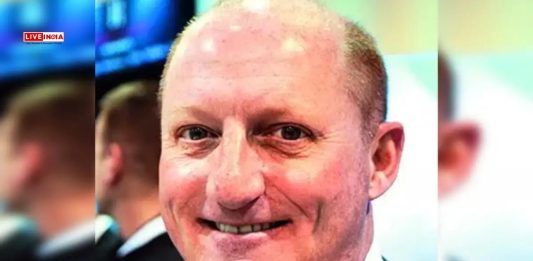 Warren Buffett Passes $1.2 Trillion Empire to Greg Abel Along With This Huge Amount of Cash