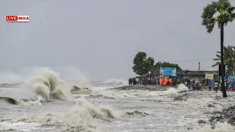 Weather Alert Latest! IMD Issues Red Alert for Kerala and Maharashtra, Light Rain in Delhi