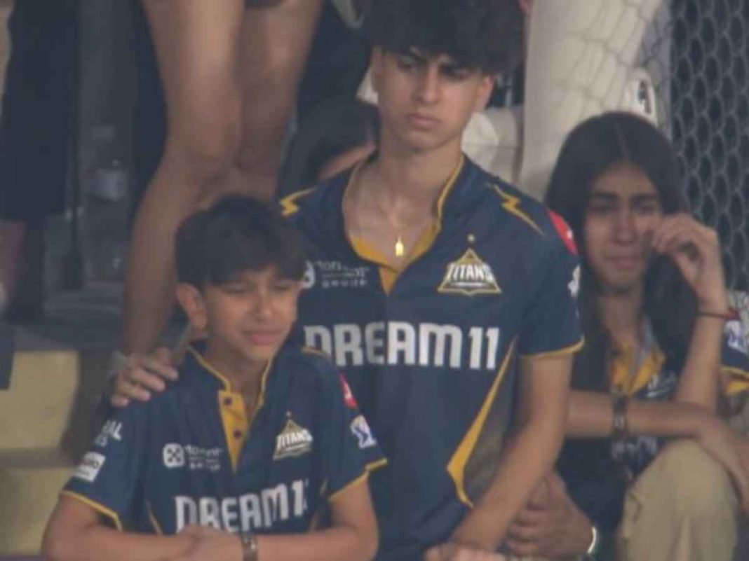Ashish Nehra’s Kids Break Down in Tears After GT’s IPL Exit, Heartbreaking Video Goes Viral