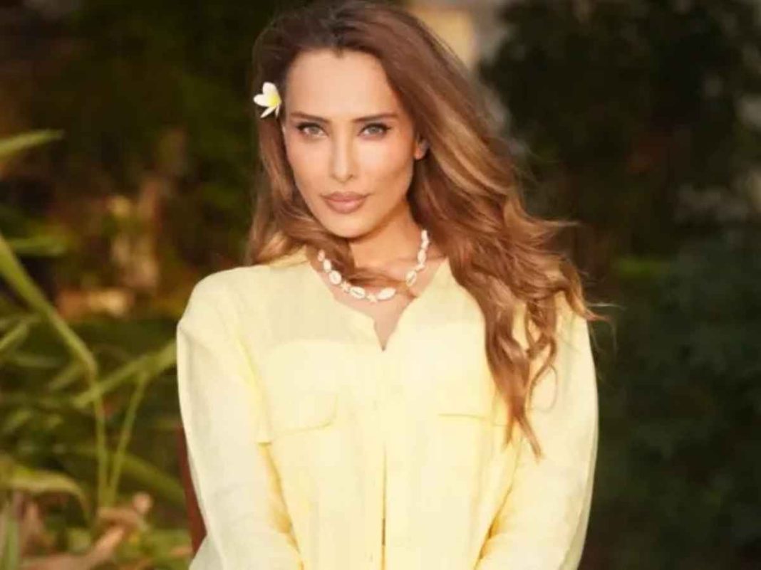 Salman Khan's Rumoured Beau Iulia Vantur to Make Acting Debut with Deepak Tijori