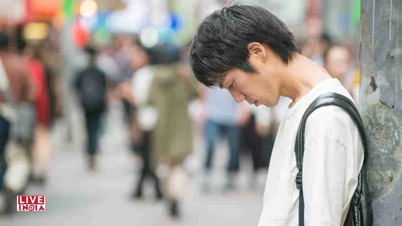 Loneliness Persists in Japan: Nearly 40% Report Feeling Isolated Despite National Efforts