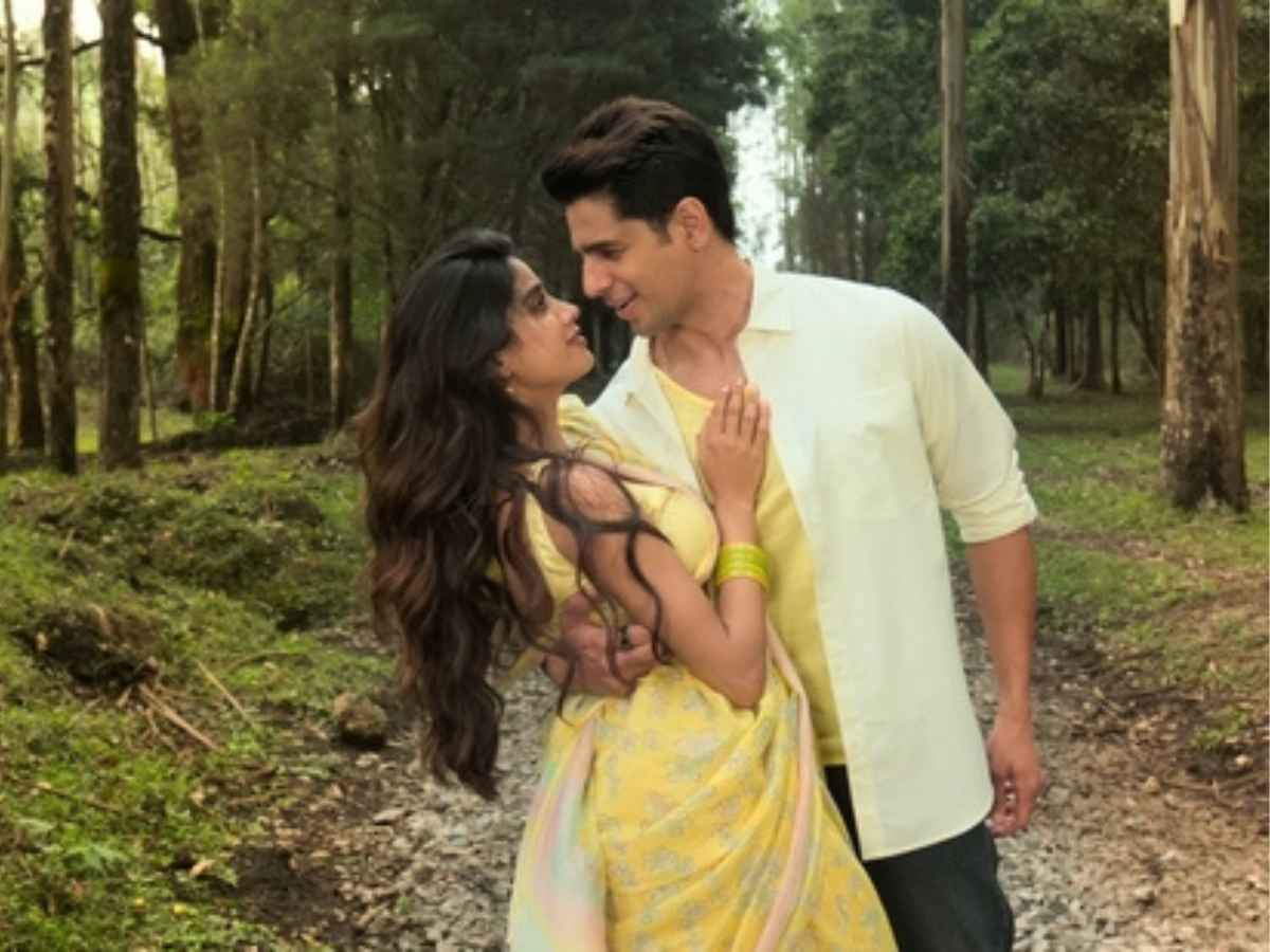 Param Sundari Teaser Out: Janhvi & Sidharth’s Fiery Chemistry Sets the Screen Ablaze!