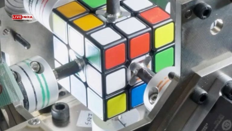 Blink And You'll Miss It: Robot Solves Rubik's Cube In 0.103 Seconds, Sets New World Record-Watch