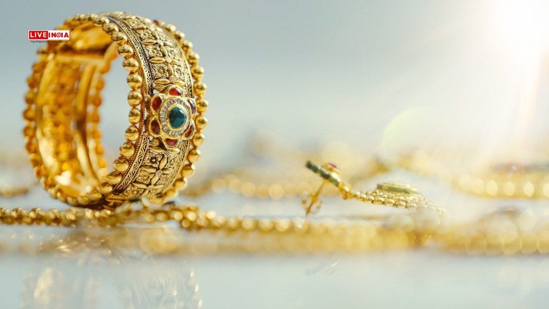 Gold Prices Plunge ₹7,000 from Peak: Should Investors Now Turn to Silver?